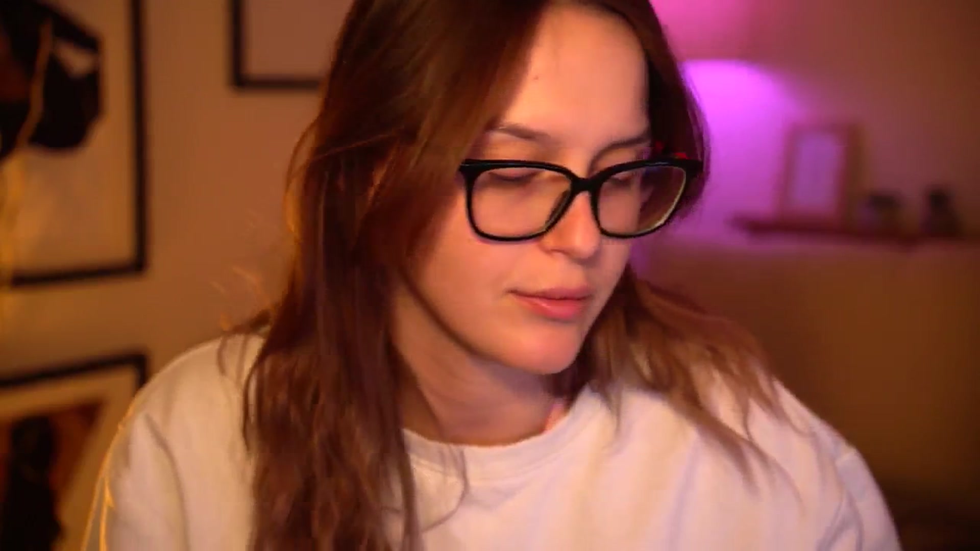 Gallery image thumbnail from sweetpulse_'s myfreecams stream on, 10/22/2024, 08:15 image 9 of 20
