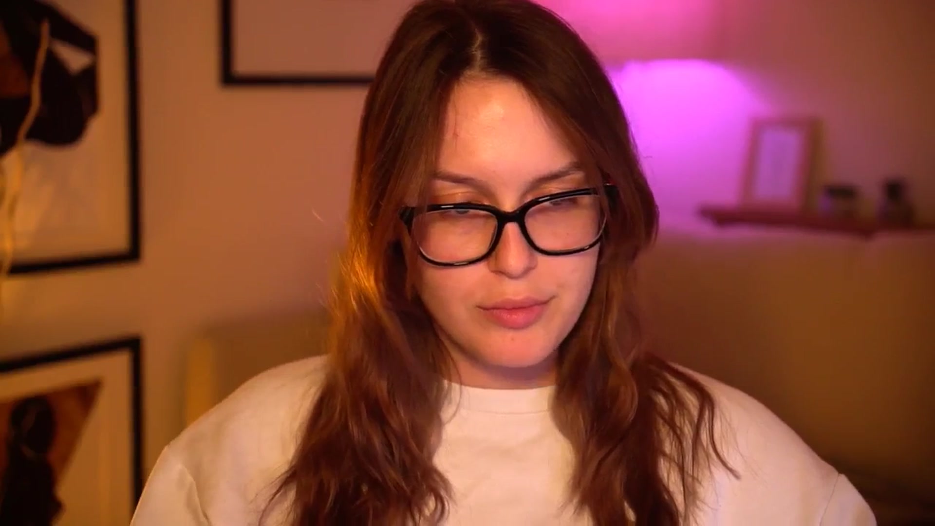 Gallery image thumbnail from sweetpulse_'s myfreecams stream on, 10/22/2024, 08:15 image 15 of 20