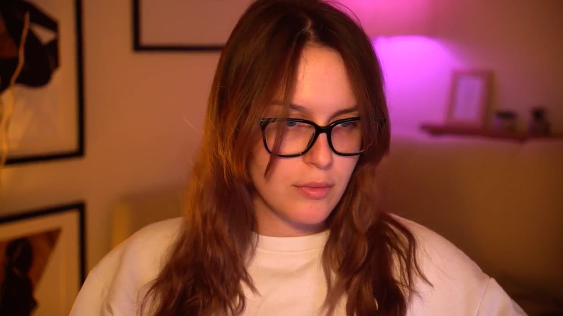 Gallery image thumbnail from sweetpulse_'s myfreecams stream on, 10/22/2024, 08:15 image 14 of 20