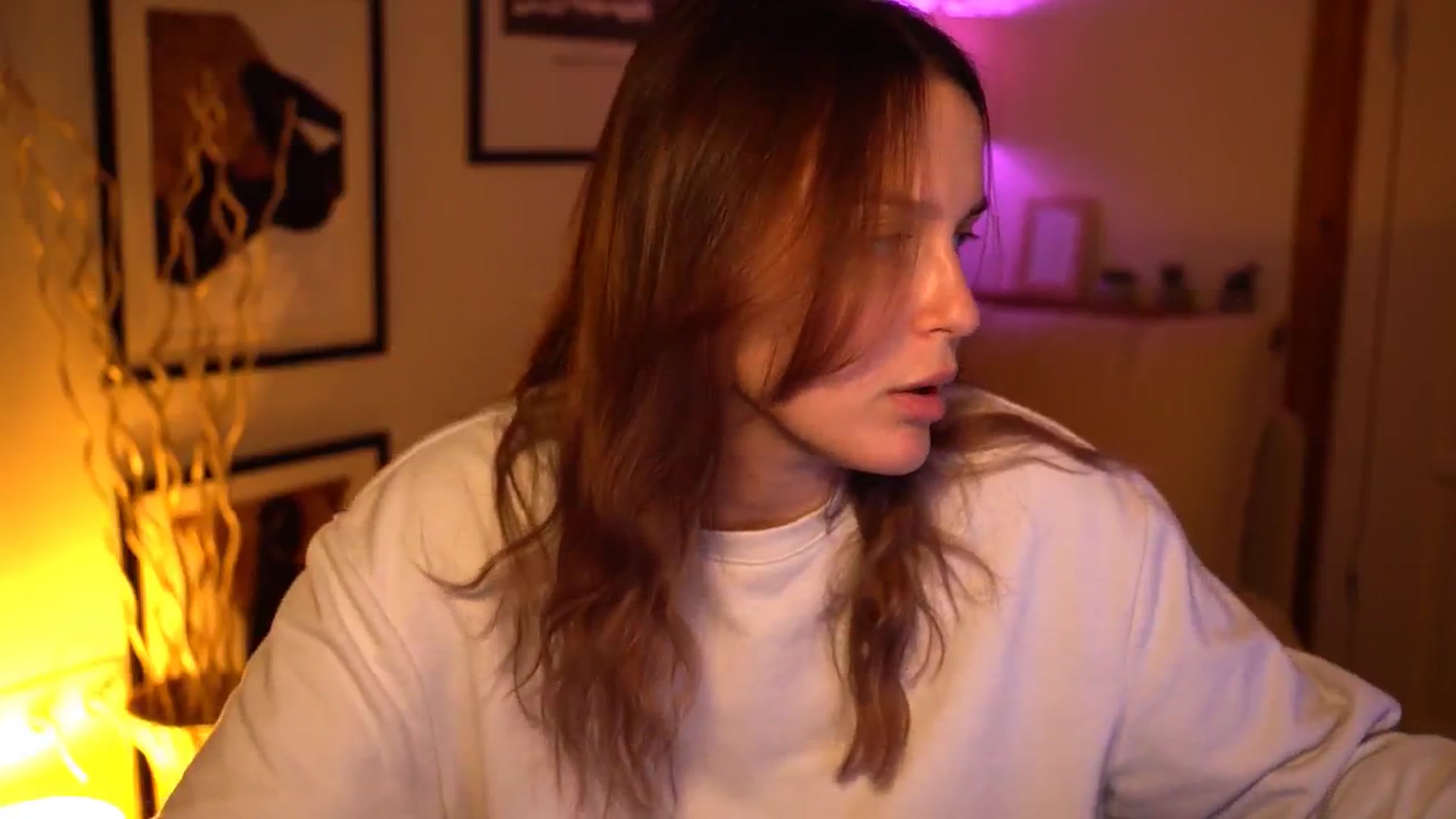 Gallery image thumbnail from sweetpulse_'s myfreecams stream on, 10/22/2024, 09:50 image 18 of 20