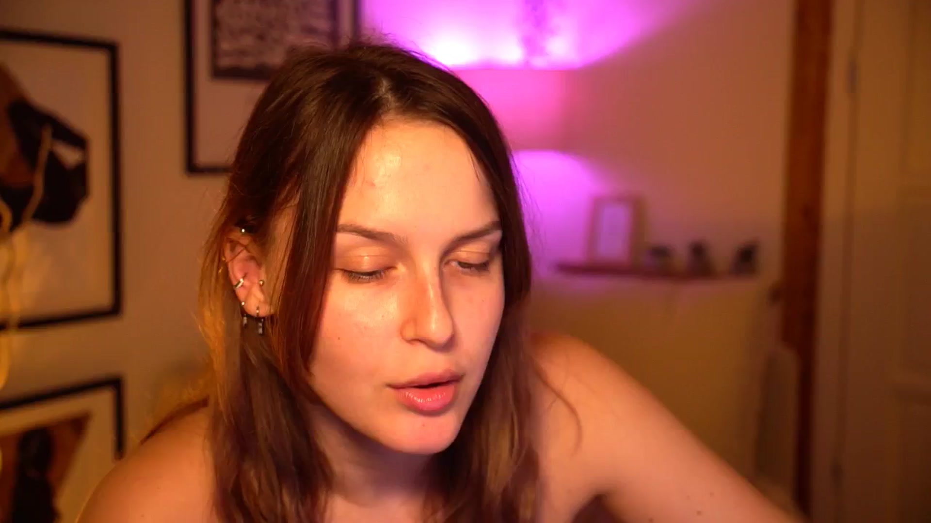Gallery image thumbnail from sweetpulse_'s myfreecams stream on, 10/22/2024, 09:50 image 1 of 20