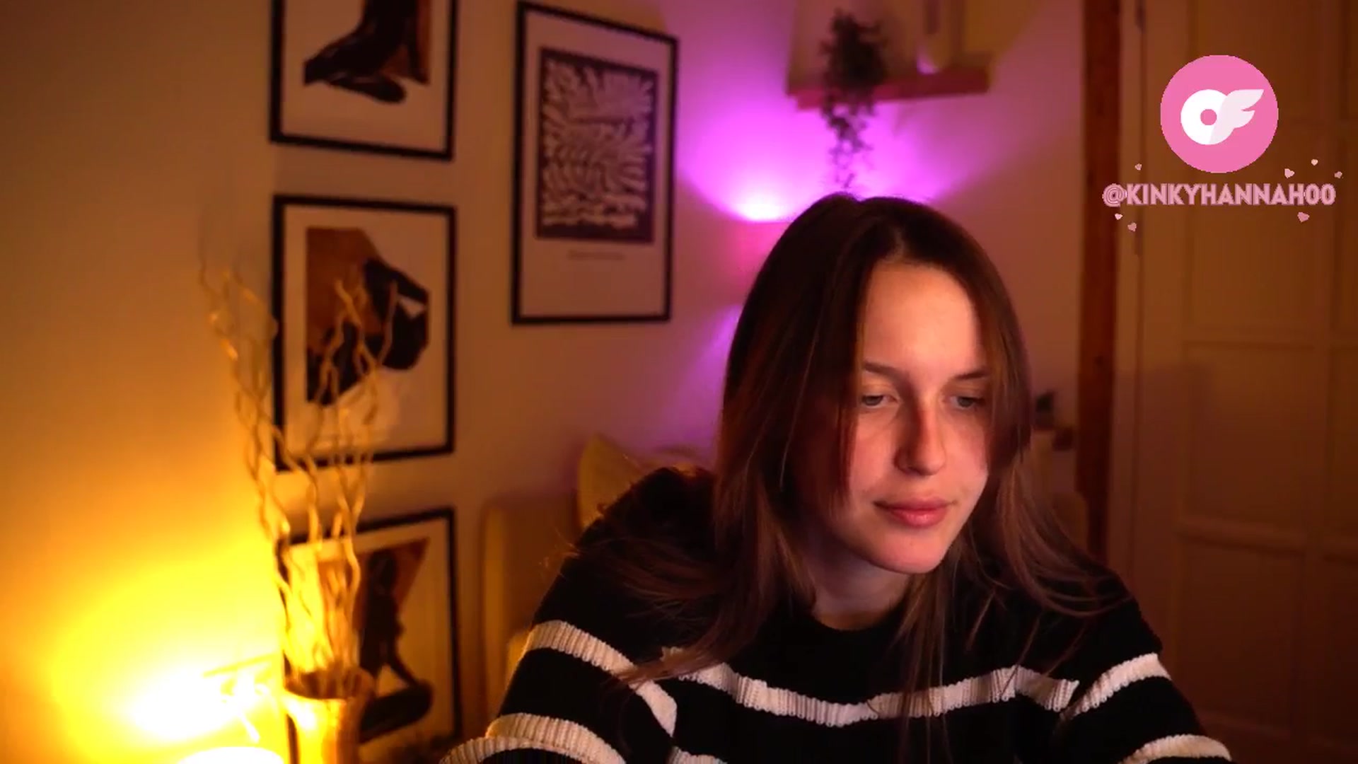 Gallery image thumbnail from sweetpulse_'s myfreecams stream on, 10/25/2024, 08:32 image 16 of 20