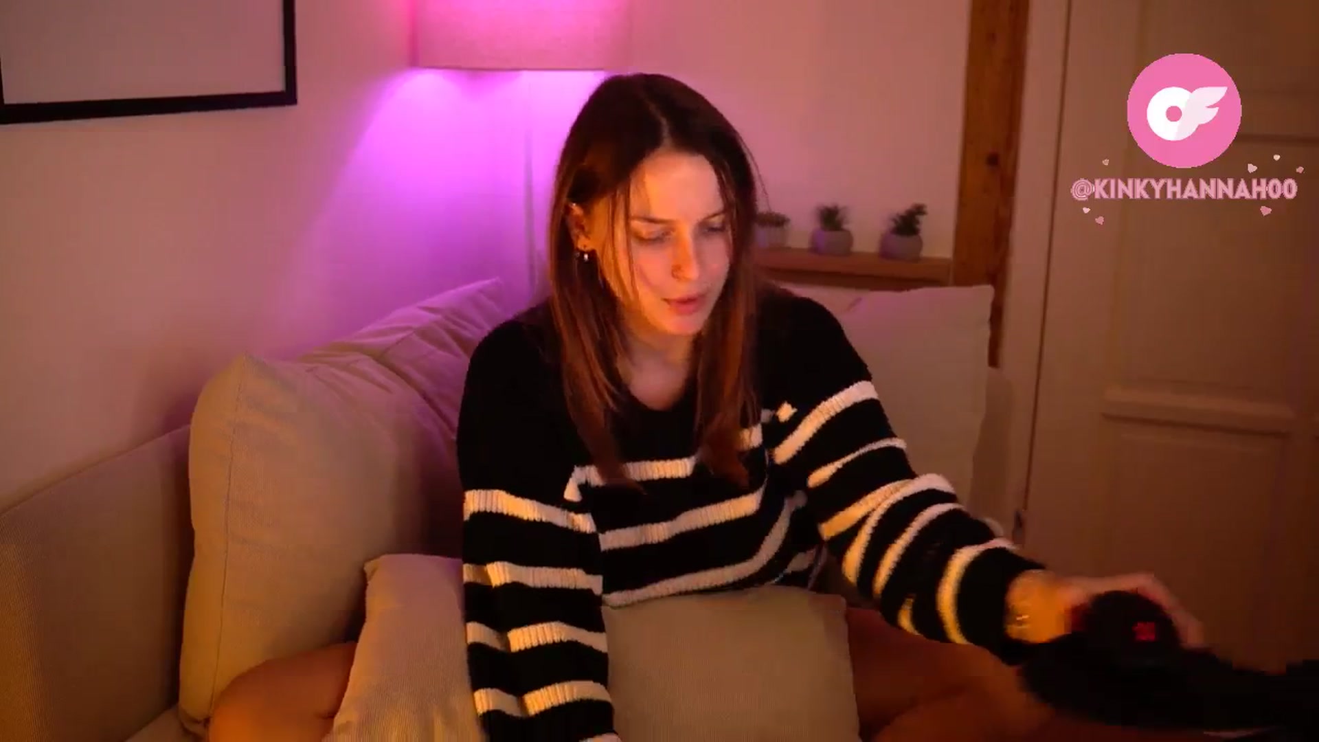 Gallery image thumbnail from sweetpulse_'s myfreecams stream on, 10/25/2024, 09:23 image 4 of 20