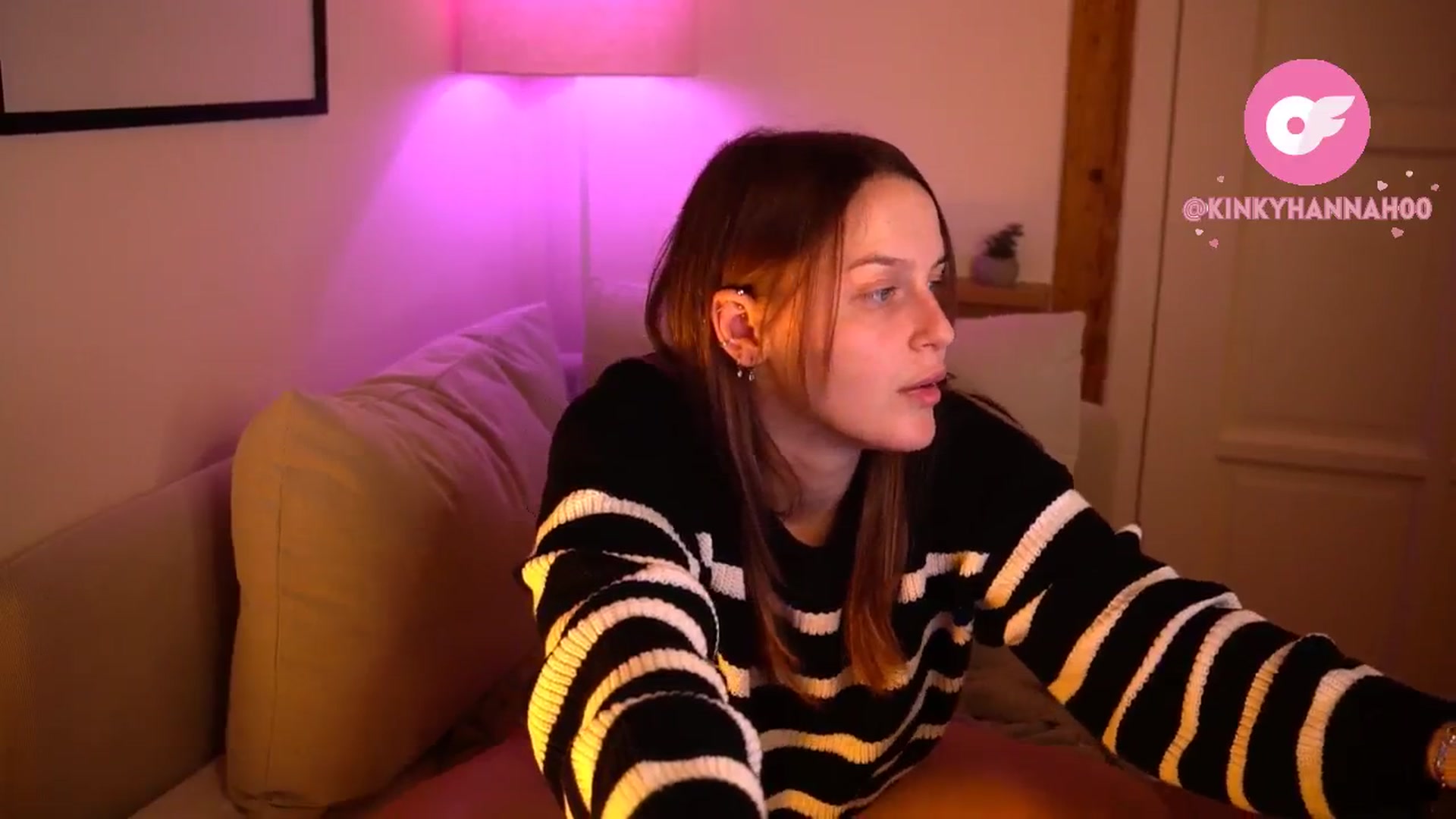 Gallery image thumbnail from sweetpulse_'s myfreecams stream on, 10/25/2024, 09:23 image 3 of 20