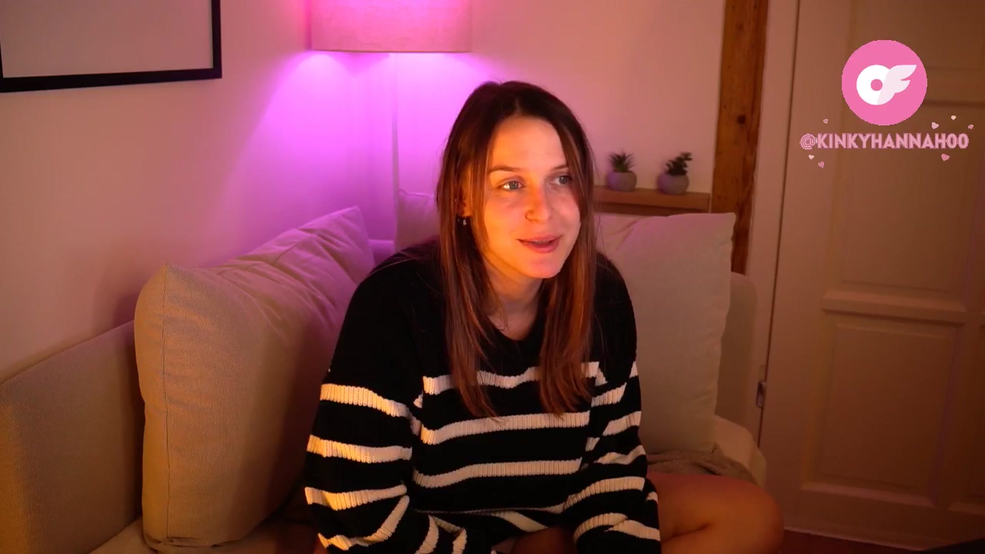 Gallery image thumbnail from sweetpulse_'s myfreecams stream on, 10/25/2024, 09:23 image 6 of 20