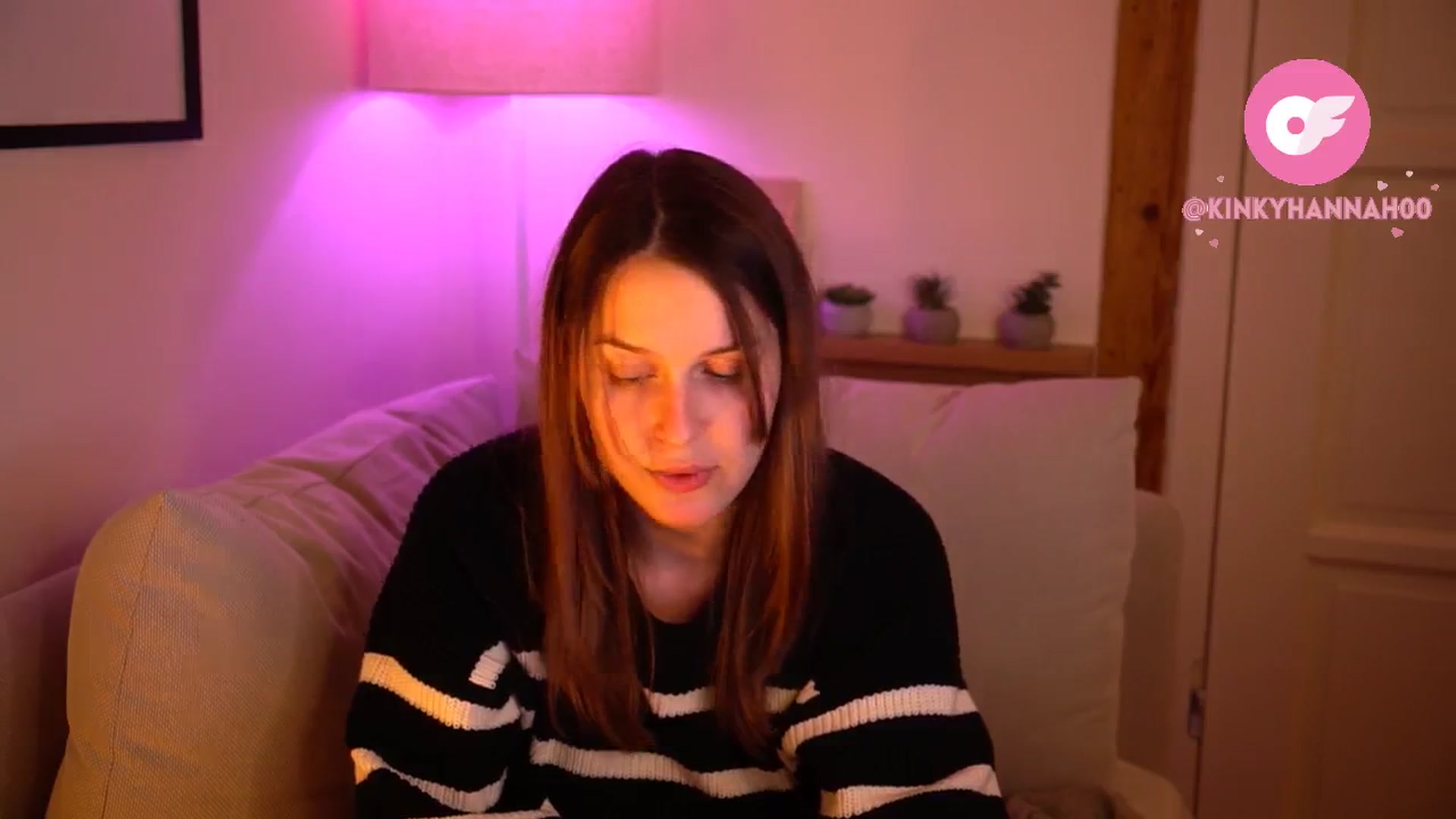 Gallery image thumbnail from sweetpulse_'s myfreecams stream on, 10/25/2024, 09:23 image 15 of 20