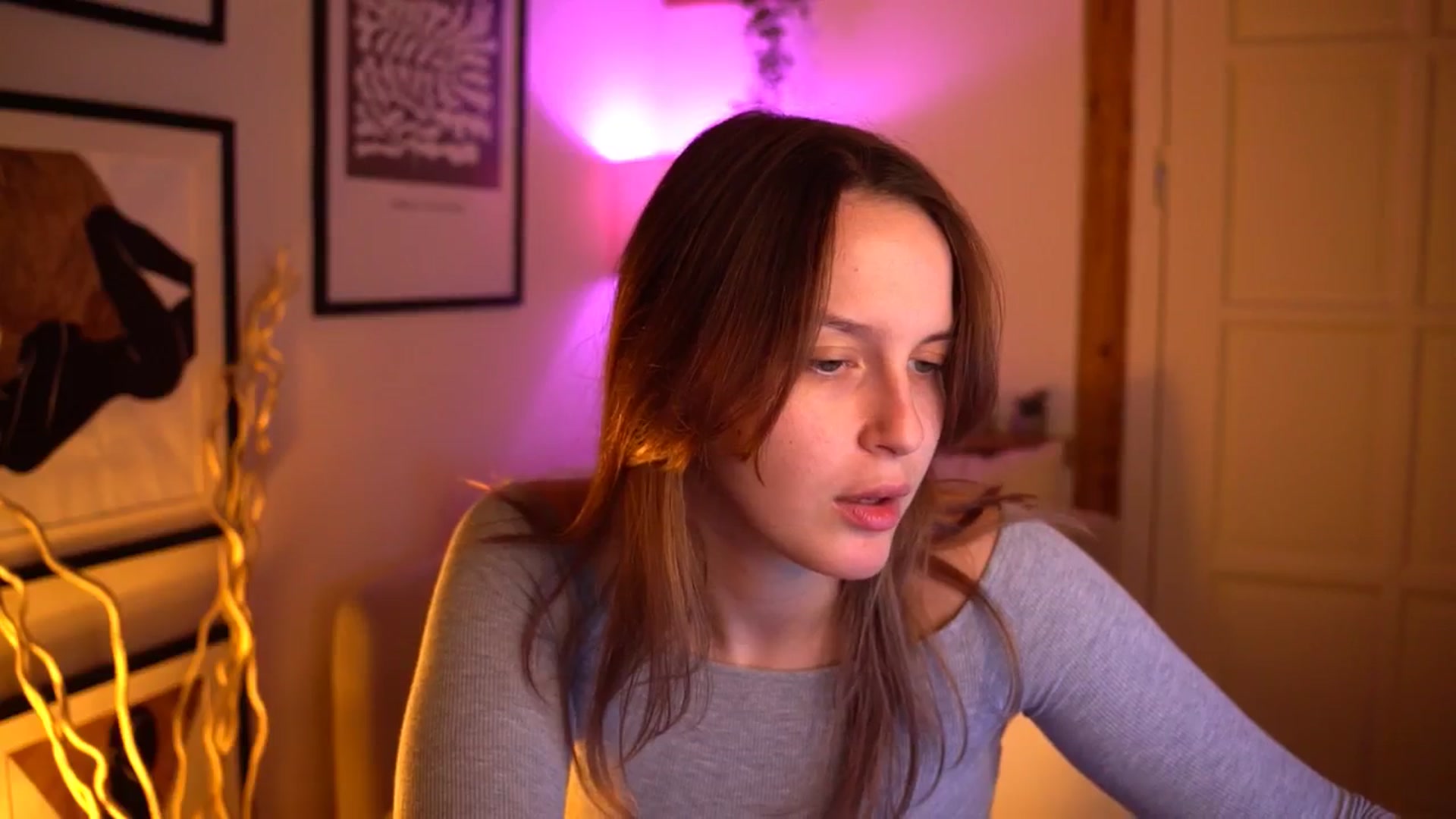 Gallery image thumbnail from sweetpulse_'s myfreecams stream on, 10/28/2024, 08:34 image 14 of 20