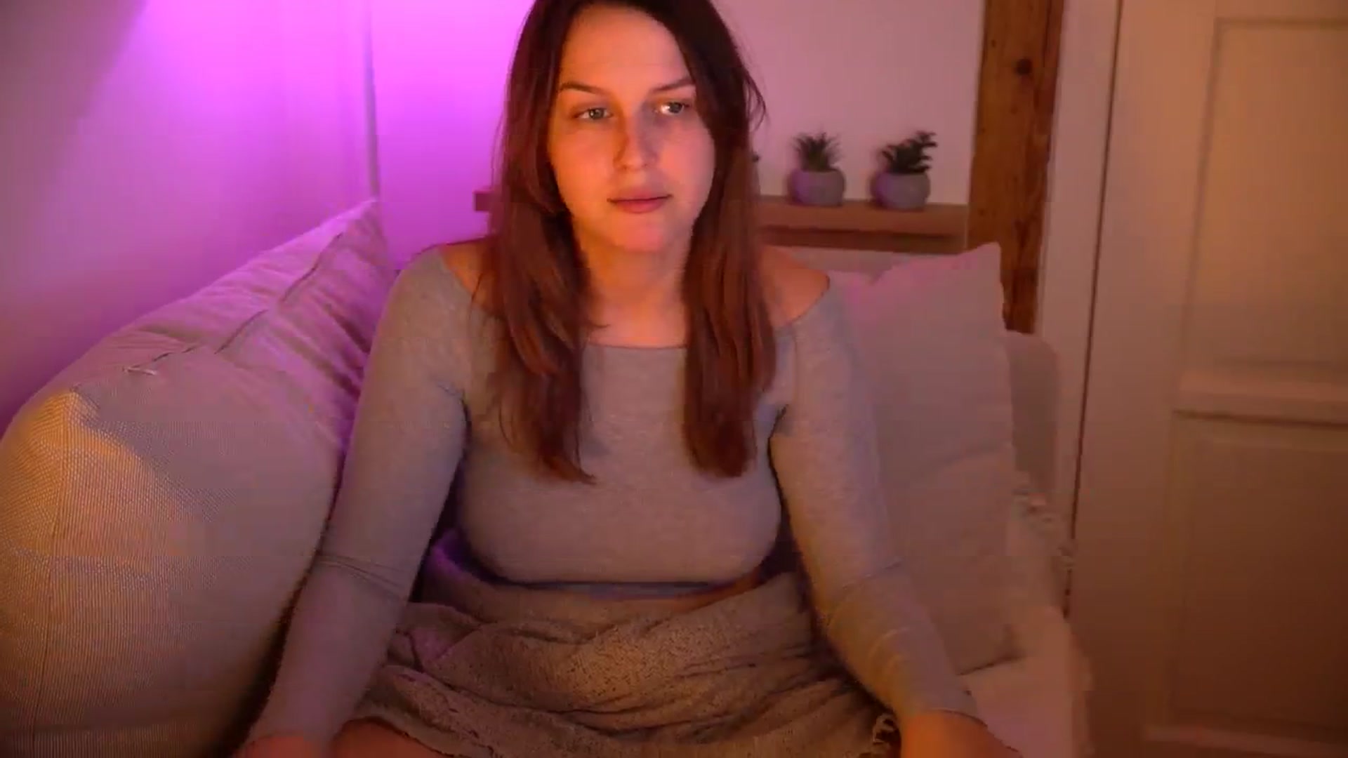 Gallery image thumbnail from sweetpulse_'s myfreecams stream on, 10/28/2024, 10:00 image 16 of 20