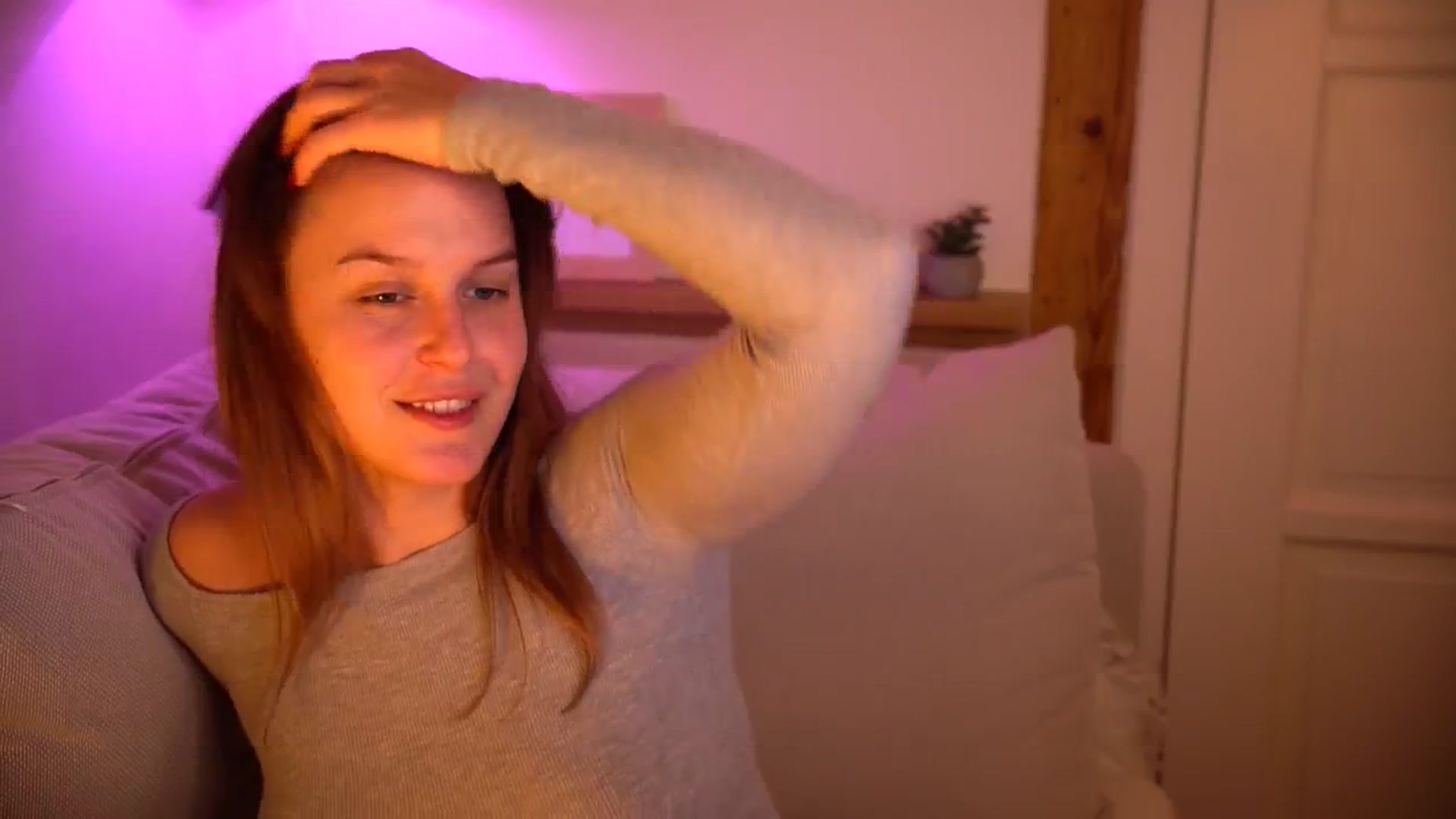 Gallery image thumbnail from sweetpulse_'s myfreecams stream on, 10/28/2024, 10:58 image 12 of 20