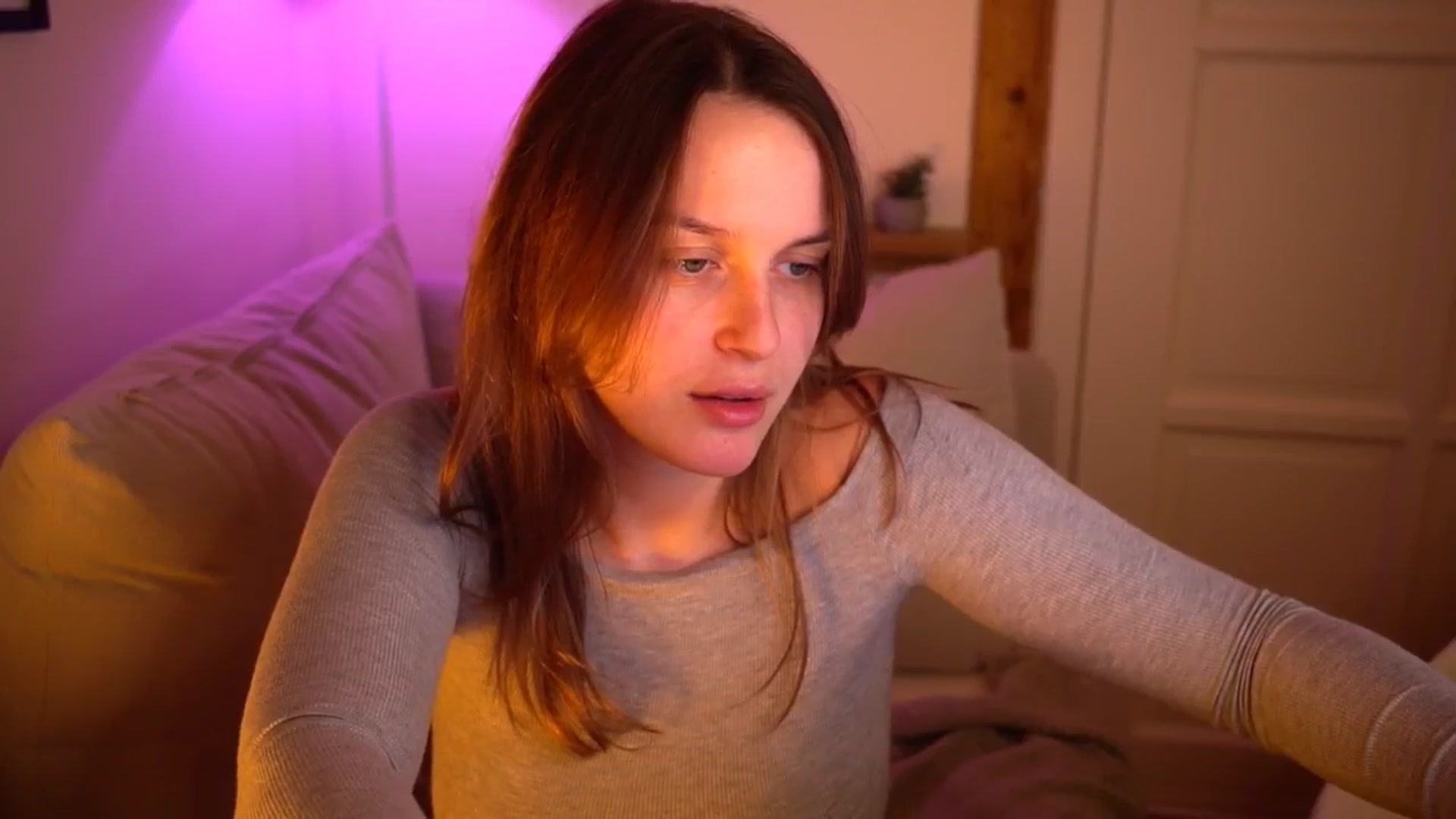 Gallery image thumbnail from sweetpulse_'s myfreecams stream on, 10/28/2024, 10:58 image 6 of 20