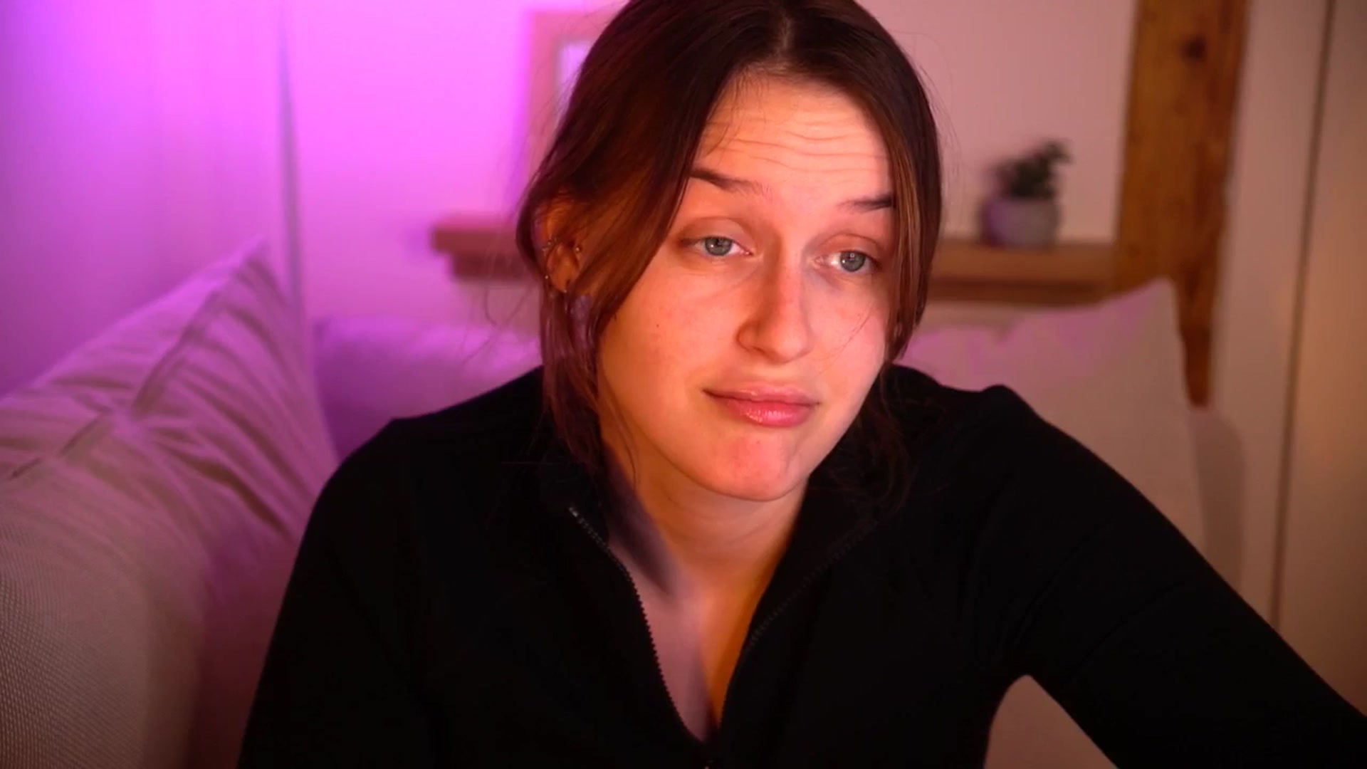 Gallery image thumbnail from sweetpulse_'s myfreecams stream on, 10/29/2024, 09:46 image 19 of 20