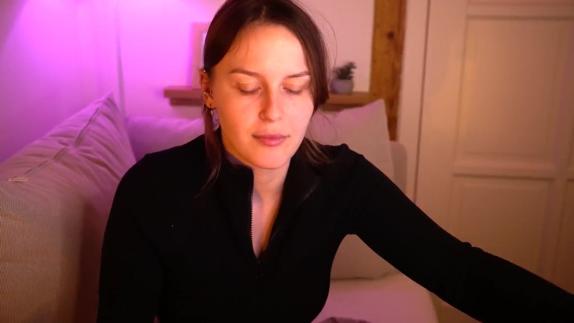Gallery image thumbnail from sweetpulse_'s myfreecams stream on, 10/29/2024, 10:07 image 20 of 20