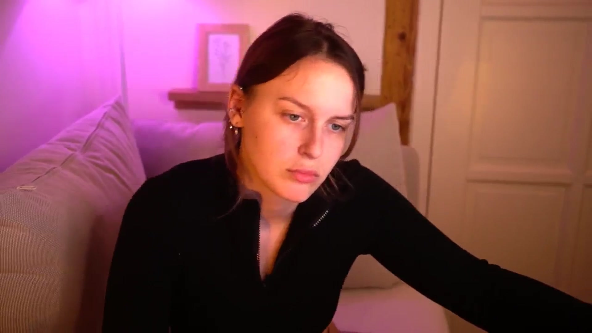 Gallery image thumbnail from sweetpulse_'s myfreecams stream on, 10/29/2024, 10:07 image 15 of 20