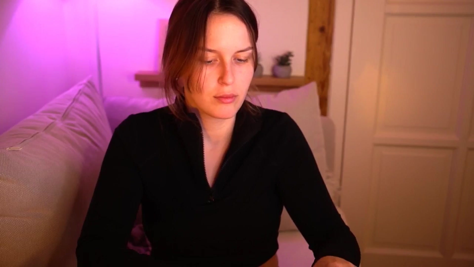 Gallery image thumbnail from sweetpulse_'s myfreecams stream on, 10/29/2024, 10:07 image 7 of 20