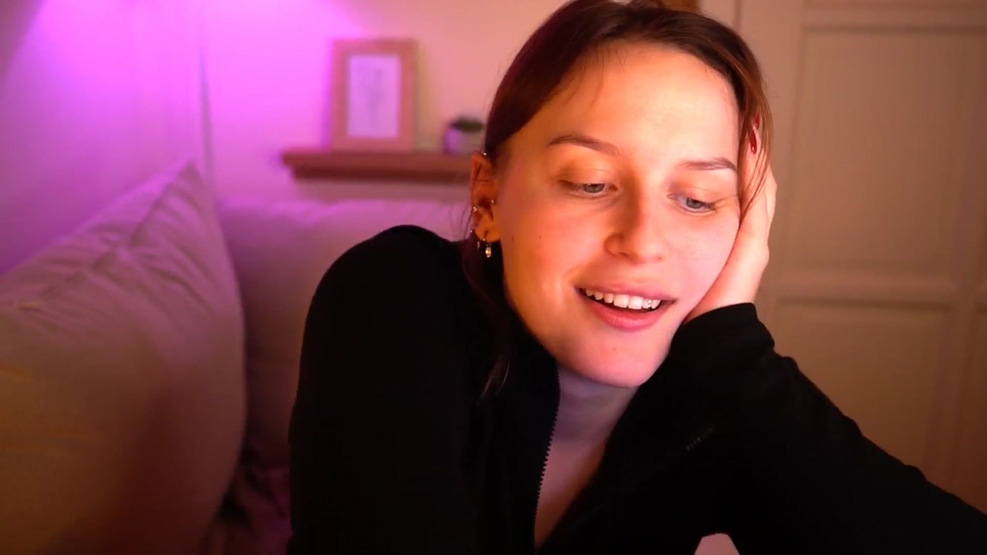 Gallery image thumbnail from sweetpulse_'s myfreecams stream on, 10/29/2024, 10:07 image 19 of 20