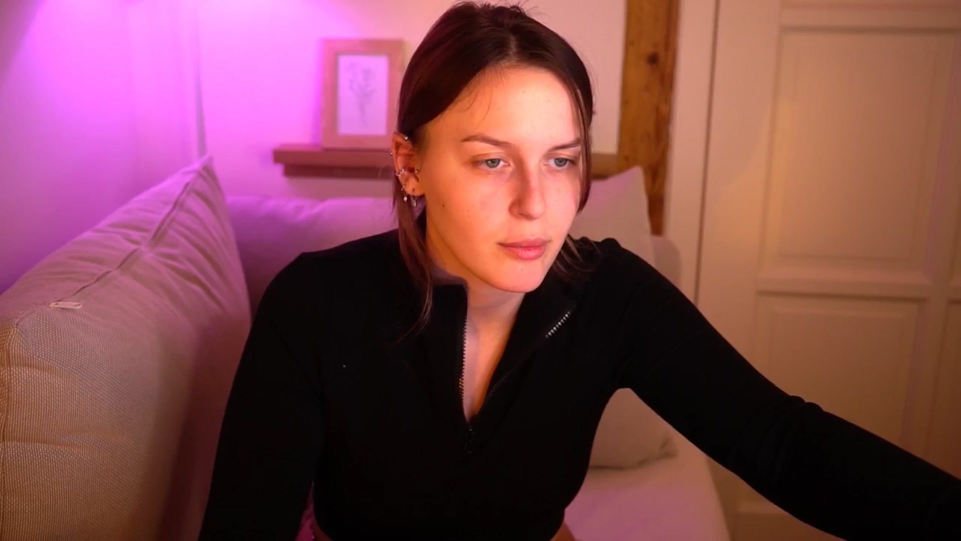 Gallery image thumbnail from sweetpulse_'s myfreecams stream on, 10/29/2024, 10:07 image 12 of 20