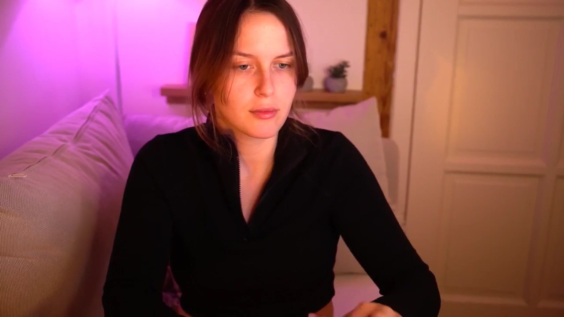 Gallery image thumbnail from sweetpulse_'s myfreecams stream on, 10/29/2024, 10:07 image 5 of 20