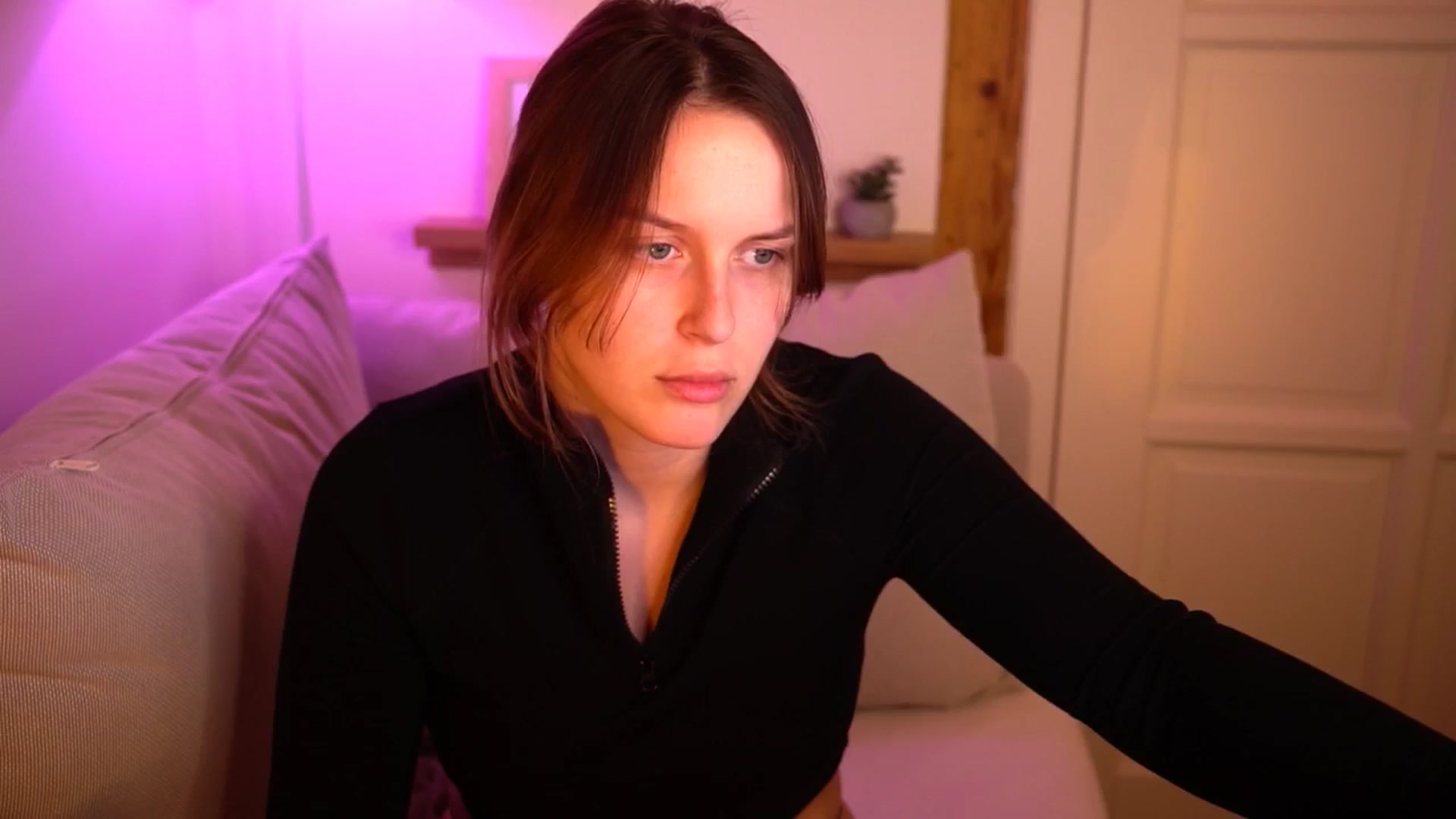 Gallery image thumbnail from sweetpulse_'s myfreecams stream on, 10/29/2024, 10:07 image 3 of 20