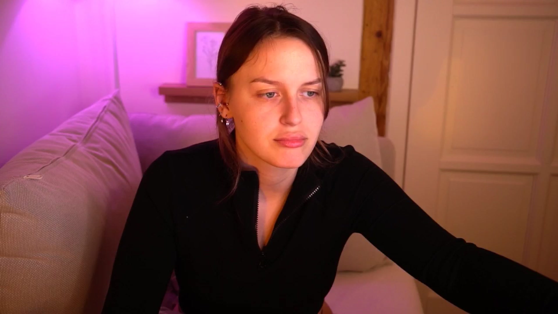 Gallery image thumbnail from sweetpulse_'s myfreecams stream on, 10/29/2024, 10:07 image 13 of 20