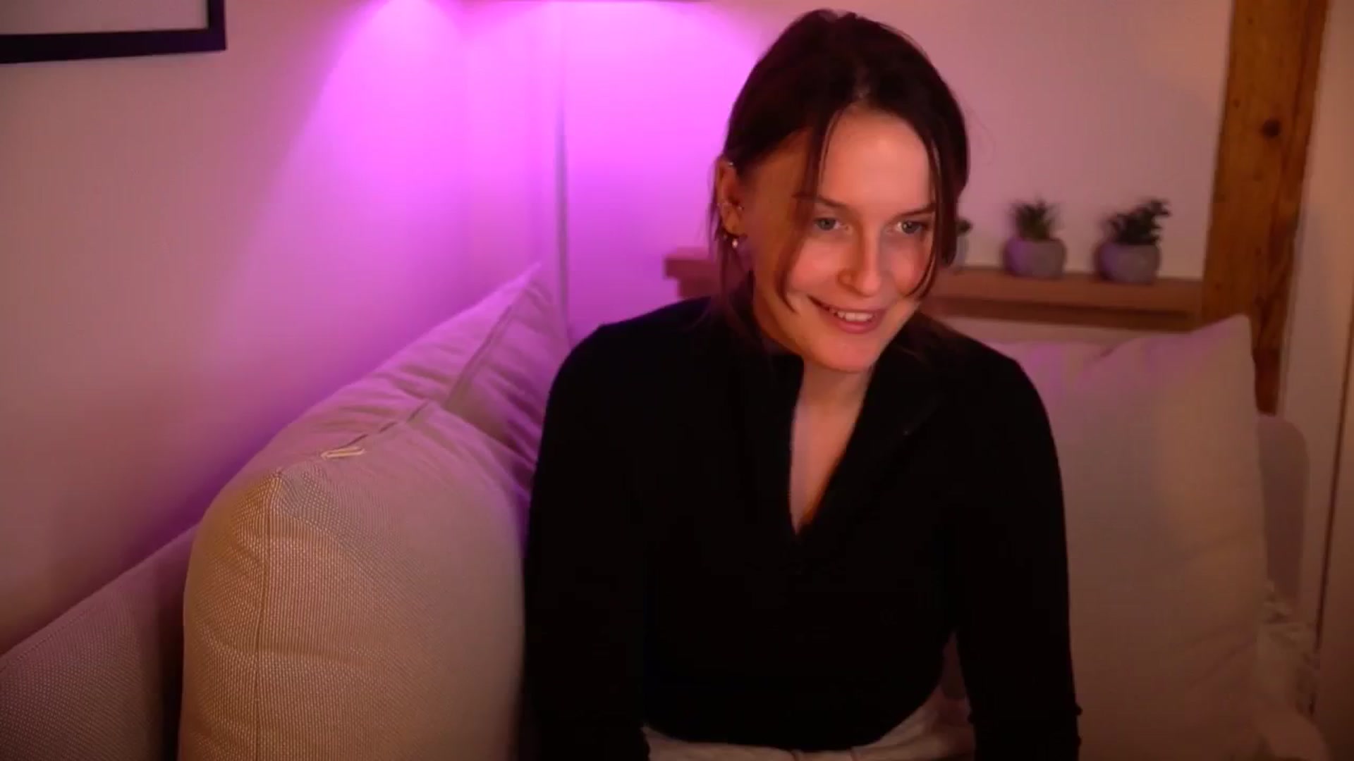 Gallery image thumbnail from sweetpulse_'s myfreecams stream on, 10/29/2024, 11:20 image 18 of 20