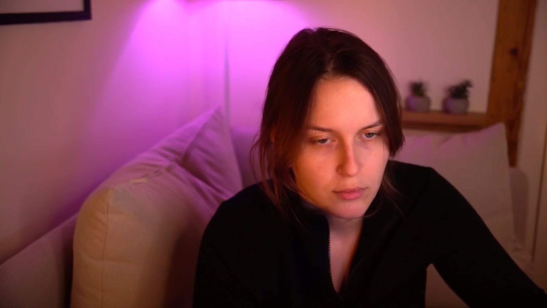 Gallery image thumbnail from sweetpulse_'s myfreecams stream on, 10/29/2024, 11:20 image 16 of 20