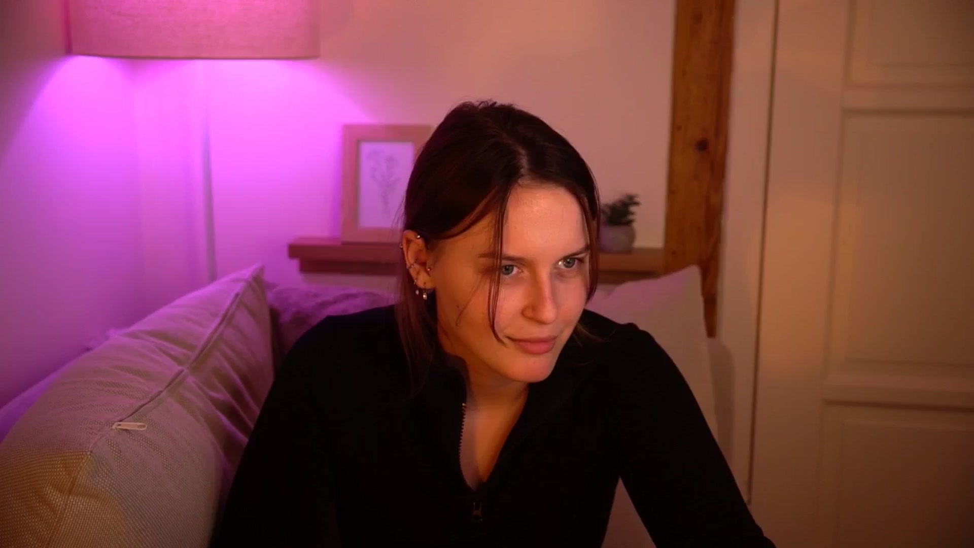 Gallery image thumbnail from sweetpulse_'s myfreecams stream on, 10/29/2024, 11:20 image 8 of 20