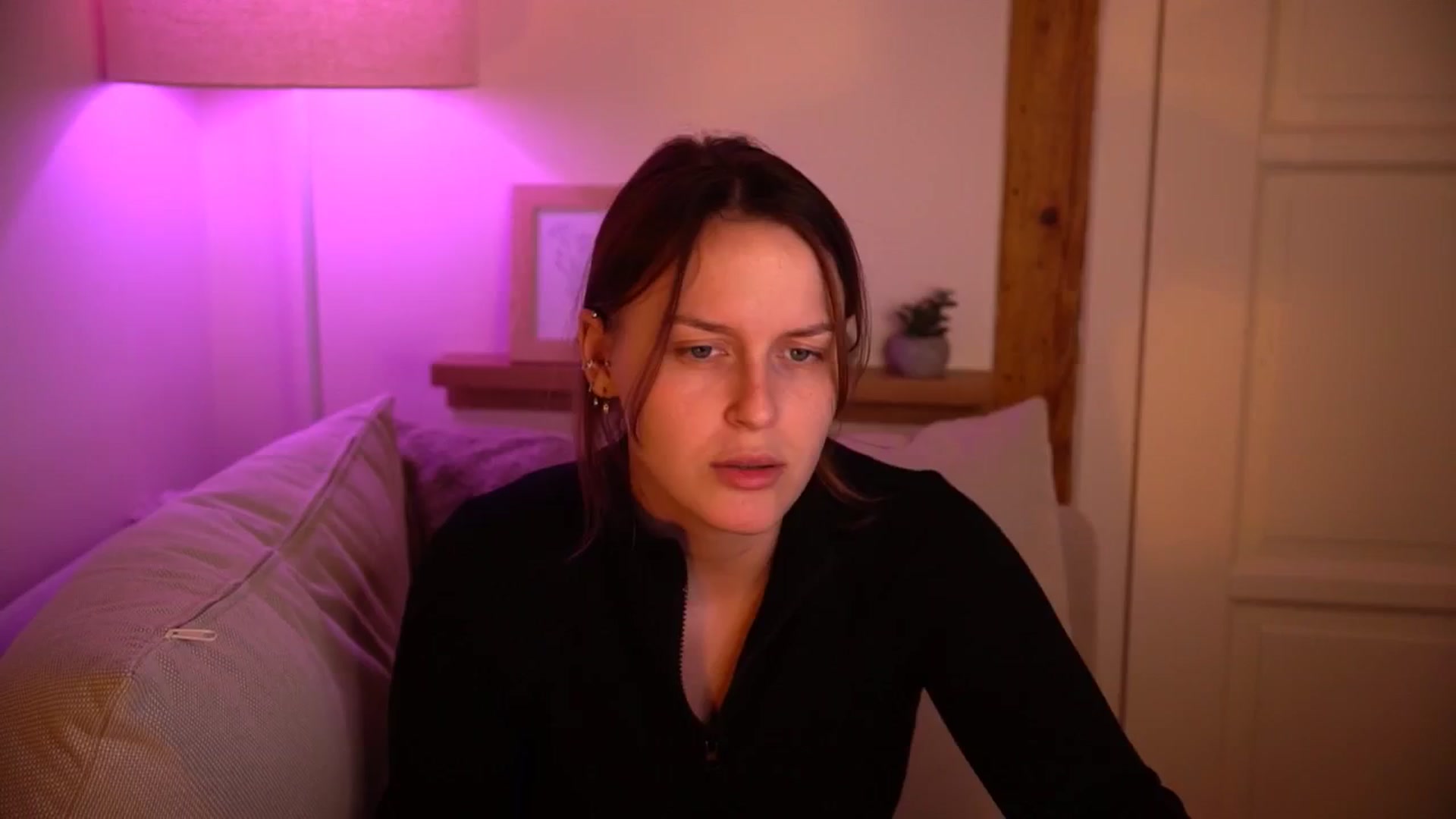 Gallery image thumbnail from sweetpulse_'s myfreecams stream on, 10/29/2024, 11:20 image 7 of 20