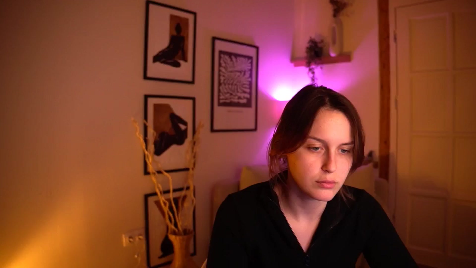 Gallery image thumbnail from sweetpulse_'s myfreecams stream on, 10/29/2024, 12:11 image 15 of 20