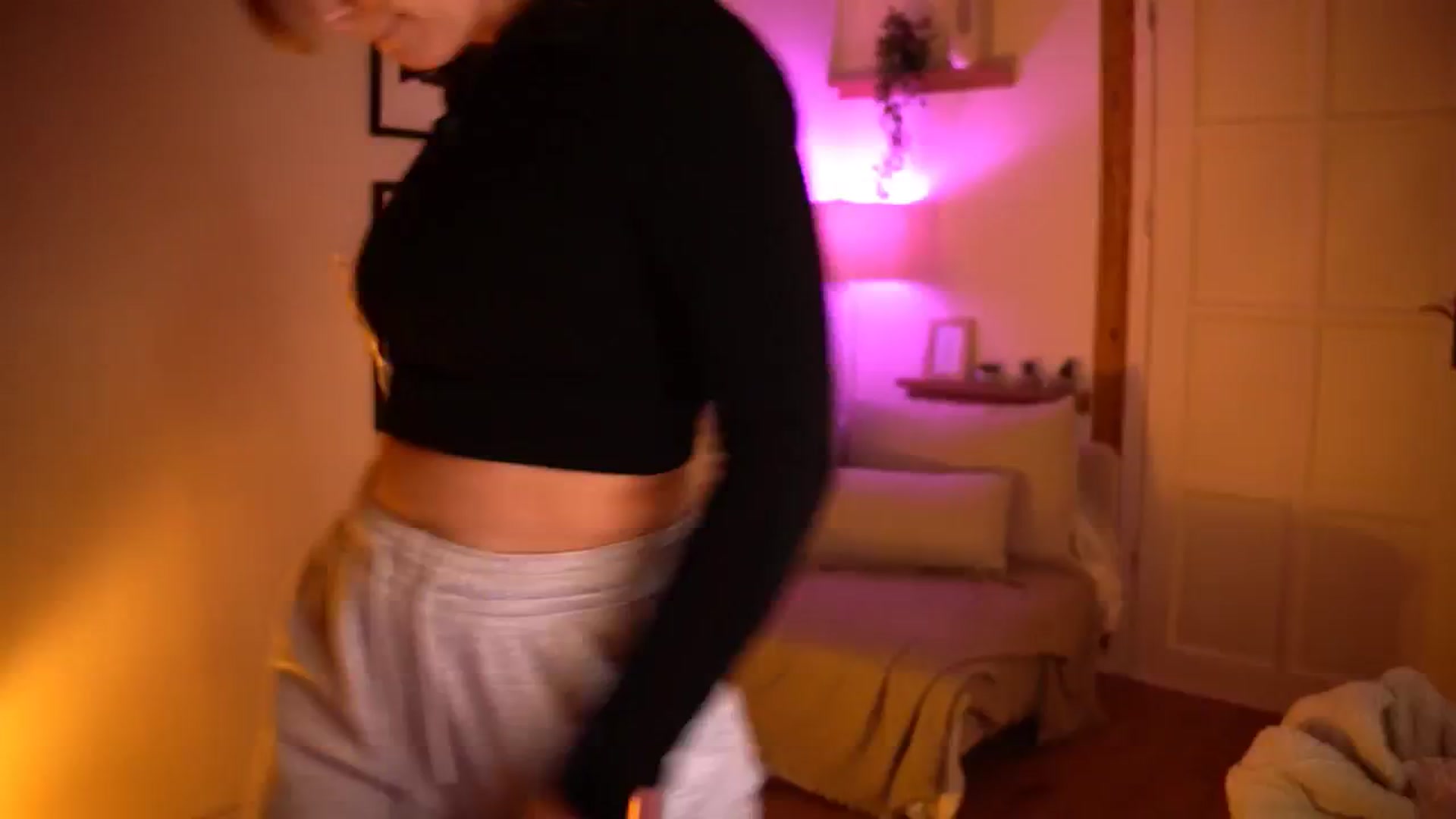 Gallery image thumbnail from sweetpulse_'s myfreecams stream on, 10/29/2024, 12:11 image 10 of 20