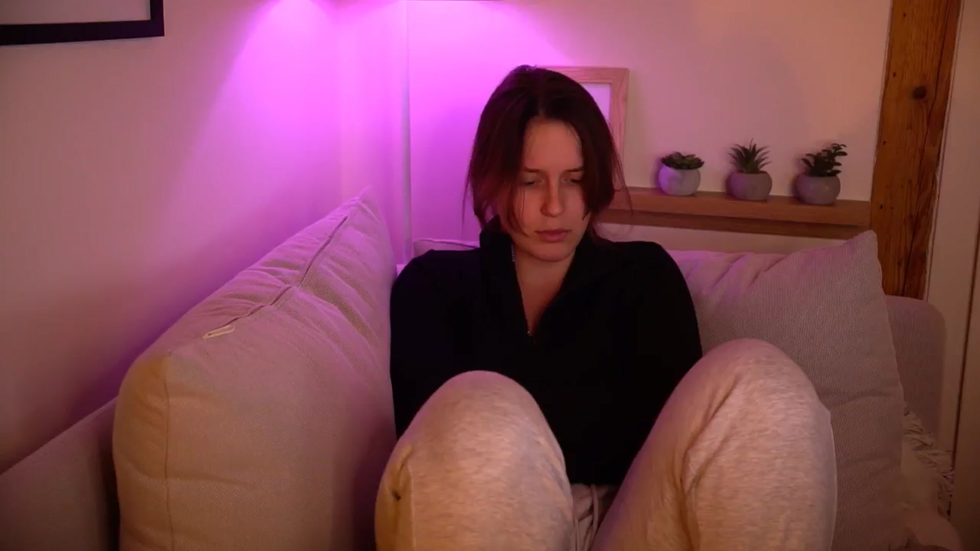 Gallery image thumbnail from sweetpulse_'s myfreecams stream on, 10/29/2024, 12:11 image 1 of 20