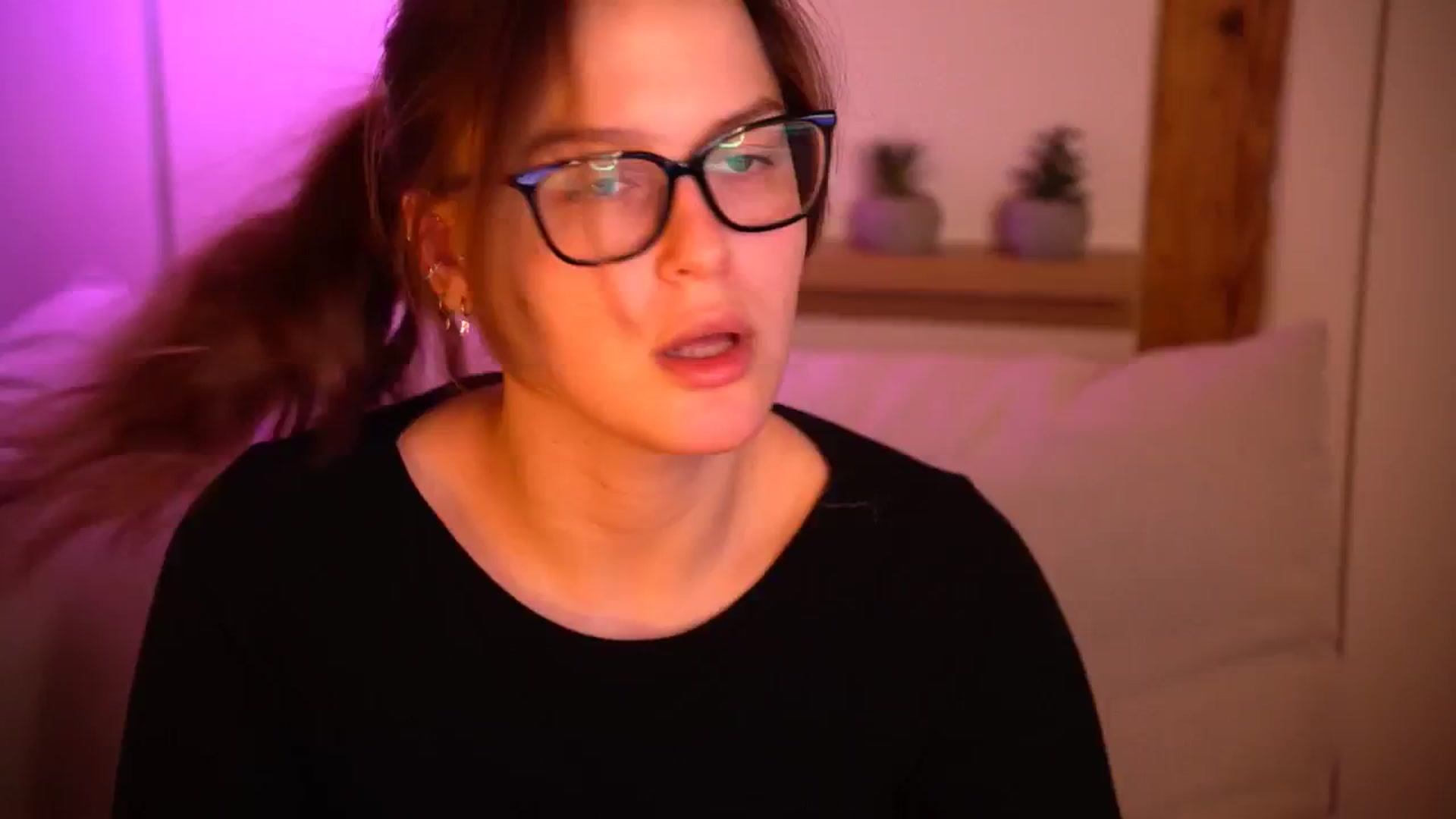 Gallery image thumbnail from sweetpulse_'s myfreecams stream on, 10/30/2024, 08:12 image 2 of 20