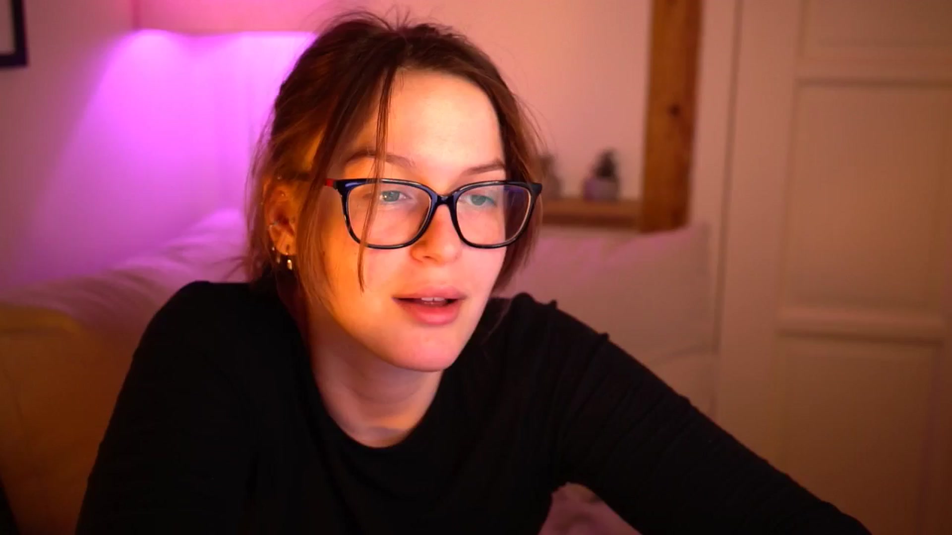 Gallery image thumbnail from sweetpulse_'s myfreecams stream on, 10/30/2024, 08:12 image 3 of 20