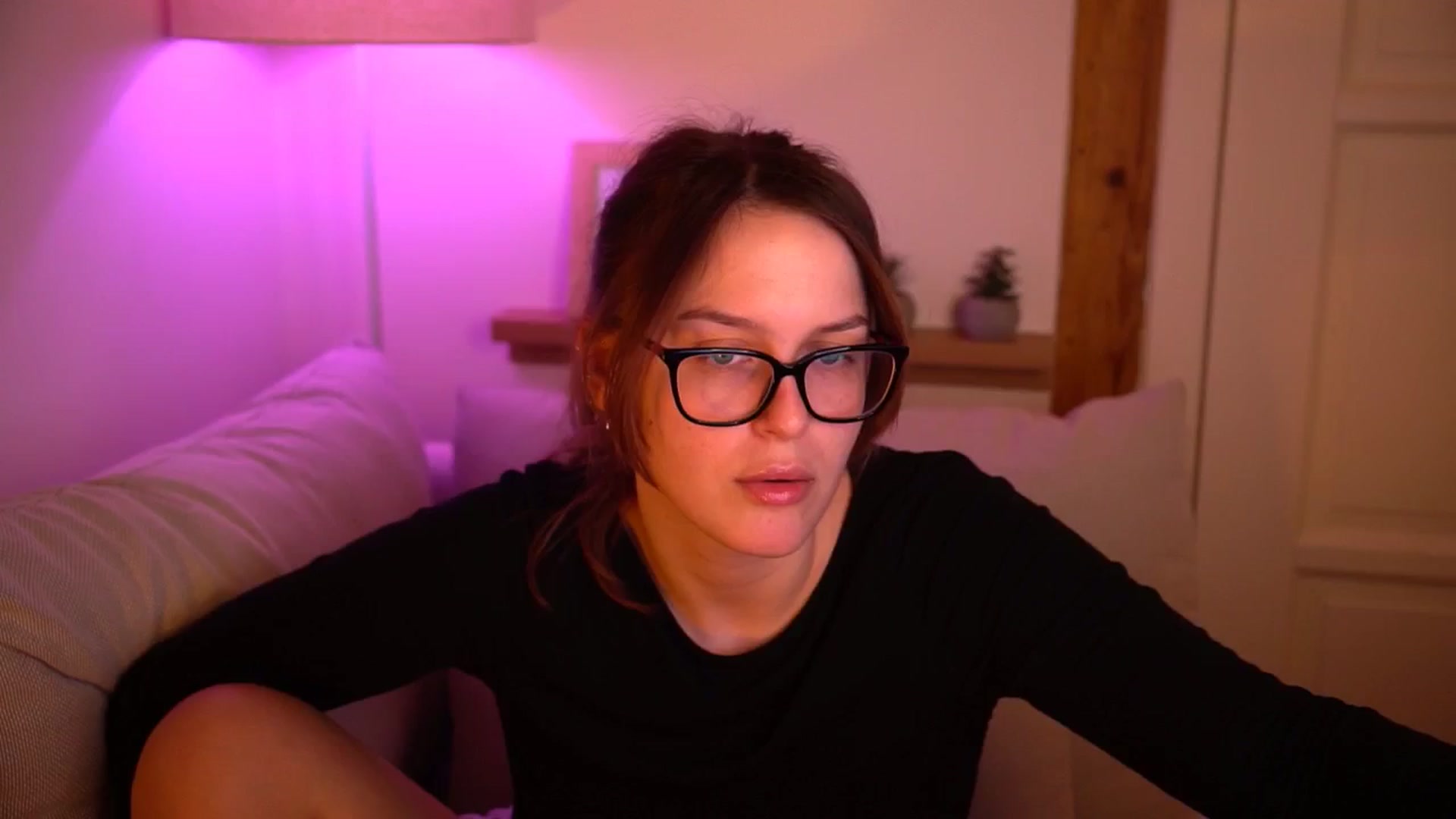 Gallery image thumbnail from sweetpulse_'s myfreecams stream on, 10/30/2024, 08:12 image 20 of 20