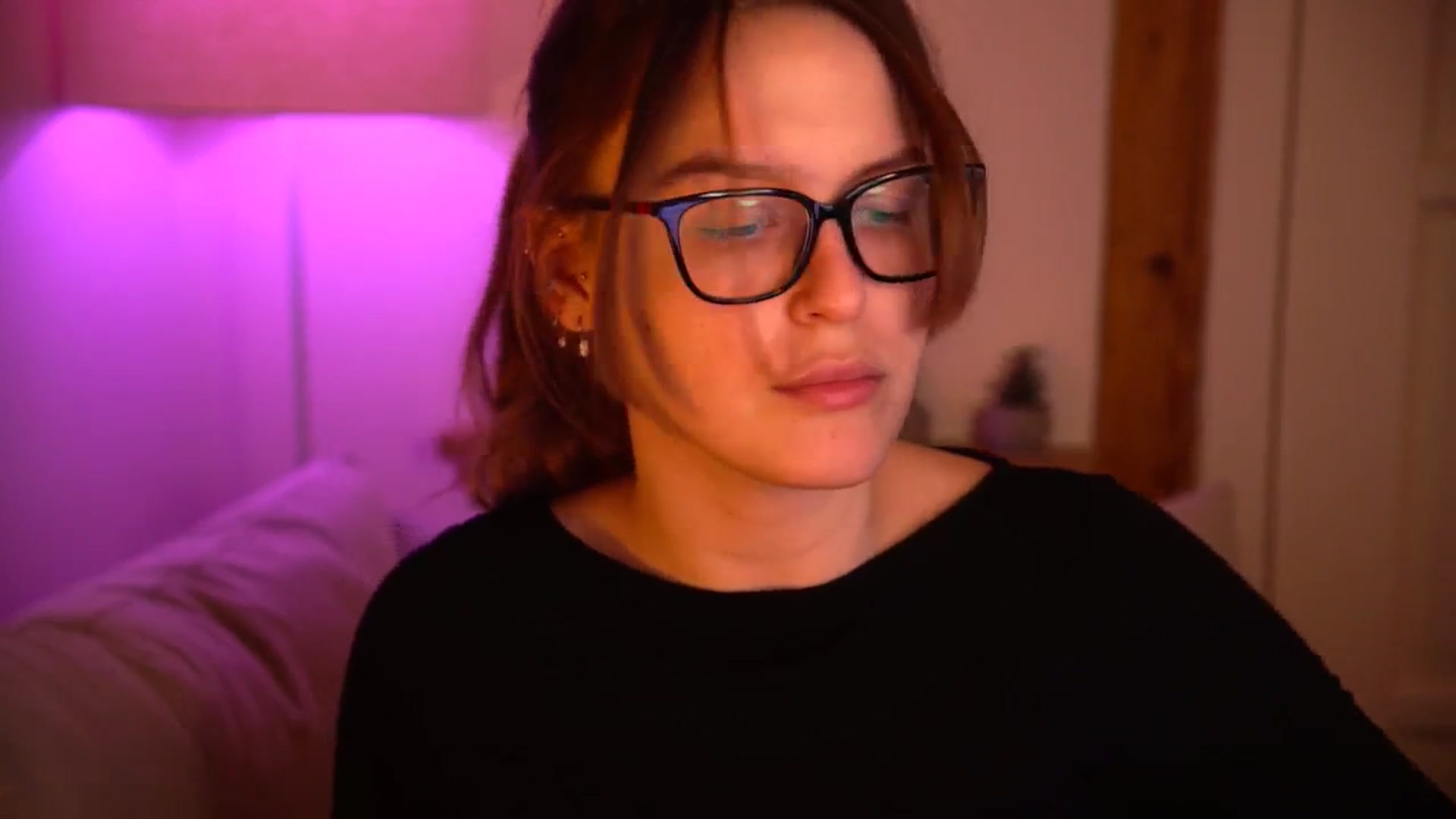 Gallery image thumbnail from sweetpulse_'s myfreecams stream on, 10/30/2024, 09:25 image 2 of 20