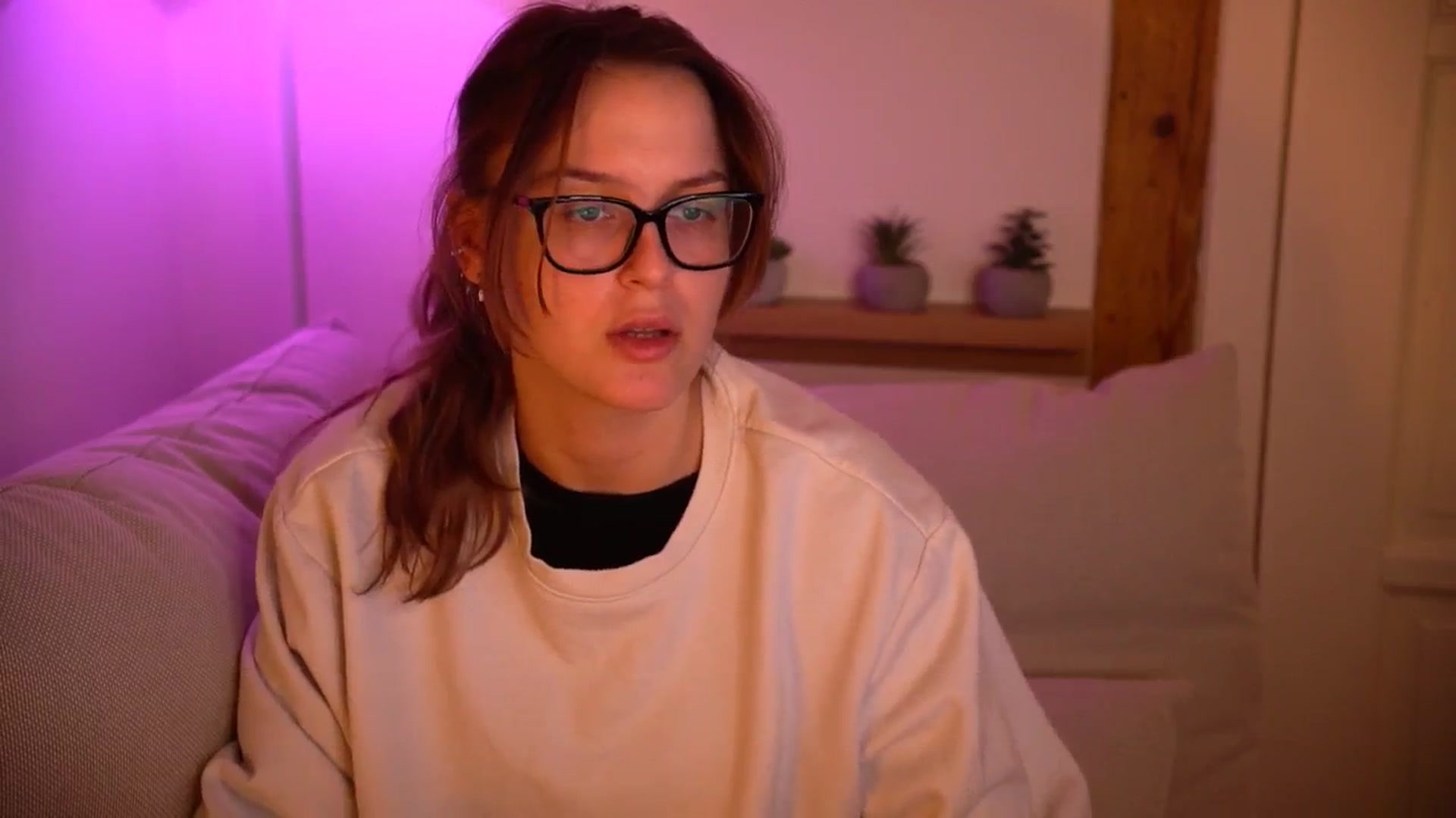 Gallery image thumbnail from sweetpulse_'s myfreecams stream on, 10/30/2024, 09:25 image 9 of 20