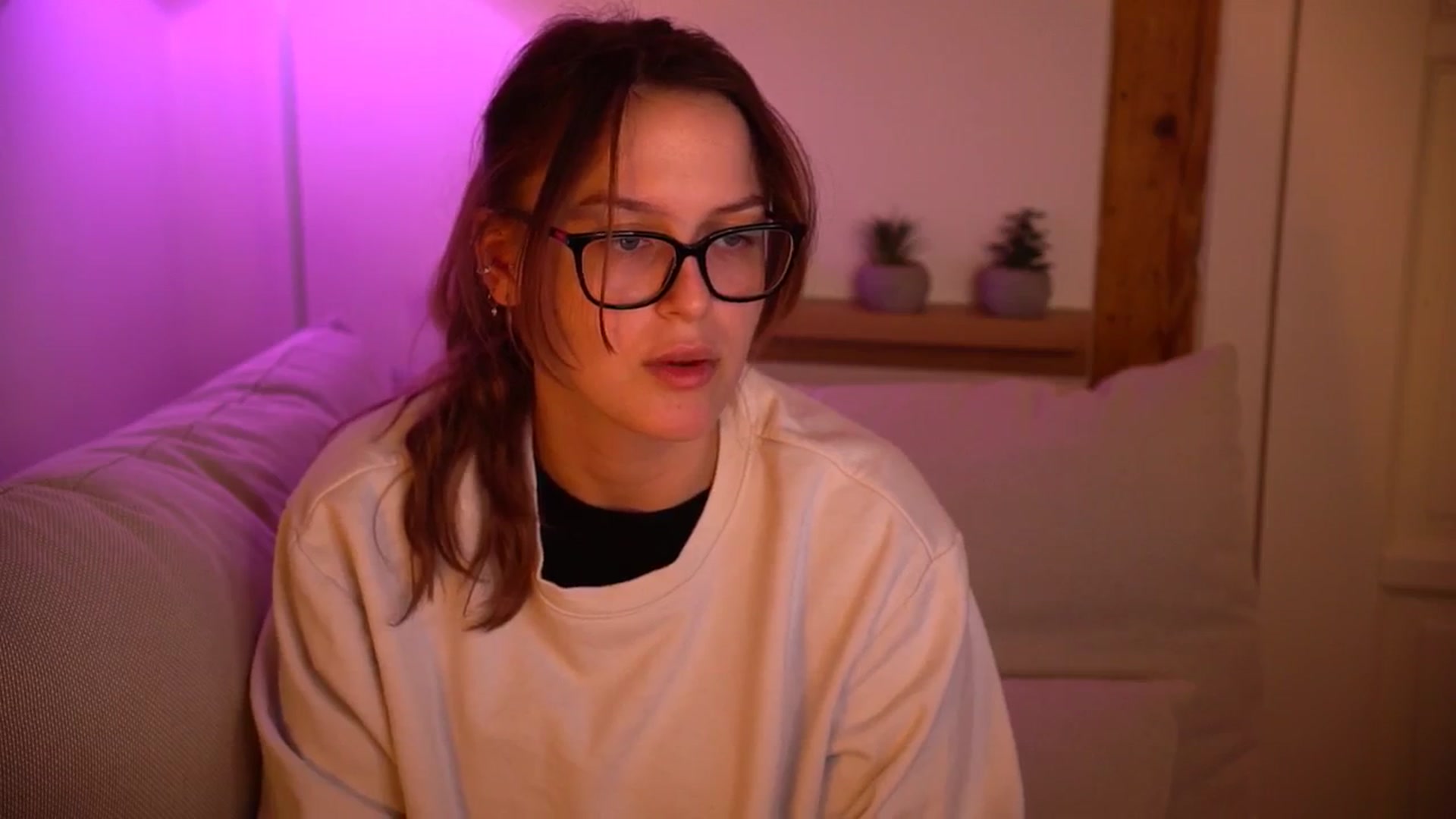 Gallery image thumbnail from sweetpulse_'s myfreecams stream on, 10/30/2024, 09:25 image 10 of 20