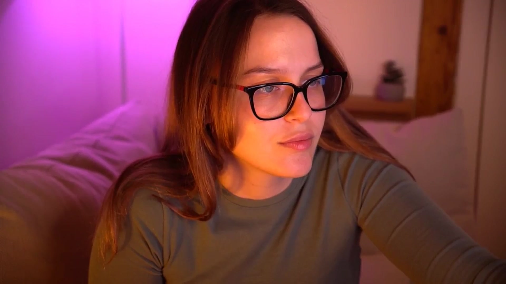 Gallery image thumbnail from sweetpulse_'s myfreecams stream on, 11/04/2024, 12:04 image 14 of 20