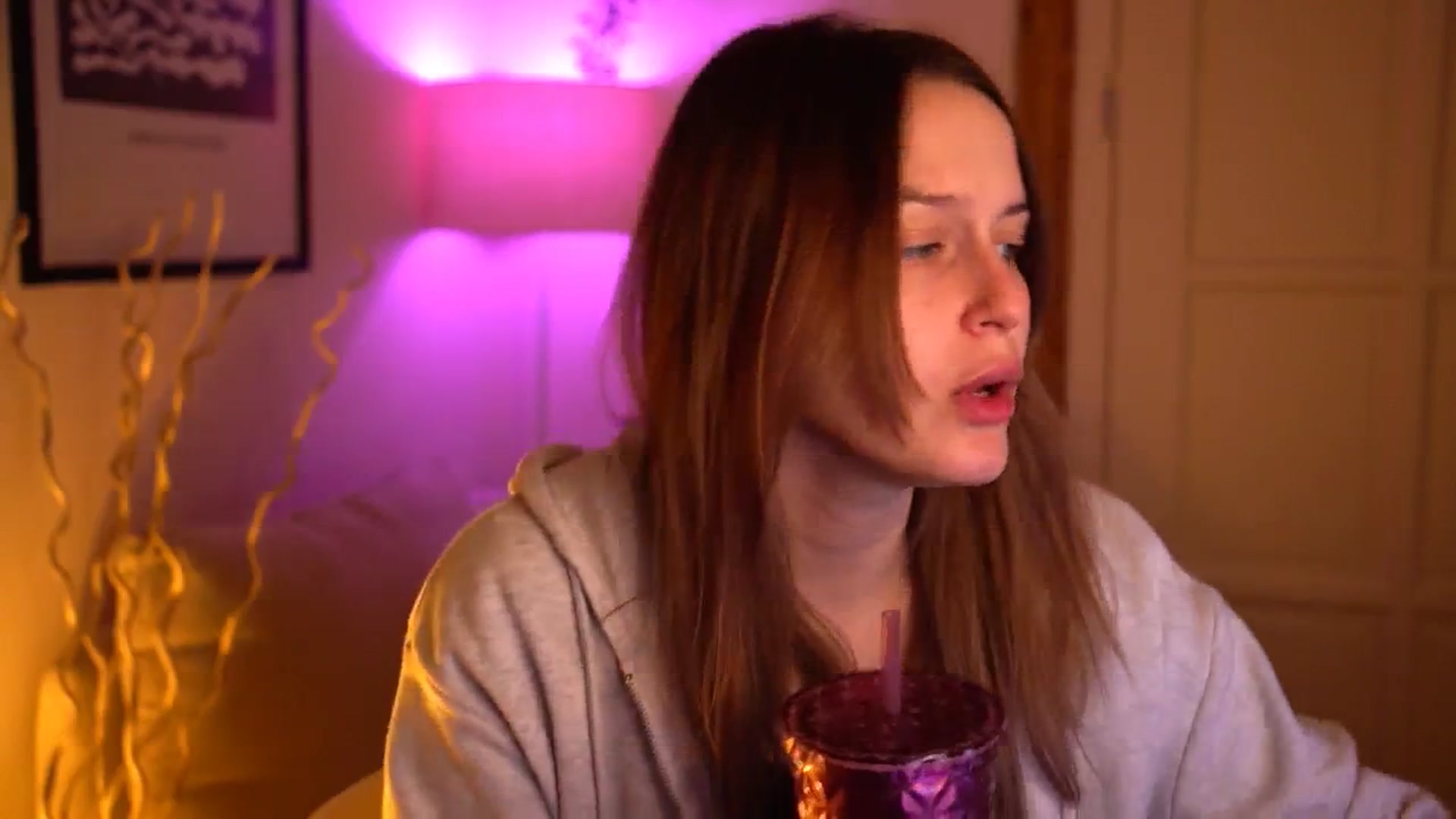 Gallery image thumbnail from sweetpulse_'s myfreecams stream on, 11/11/2024, 09:00 image 4 of 20