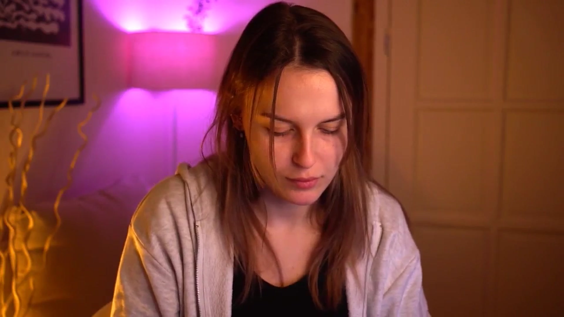 Gallery image thumbnail from sweetpulse_'s myfreecams stream on, 11/11/2024, 09:00 image 12 of 20
