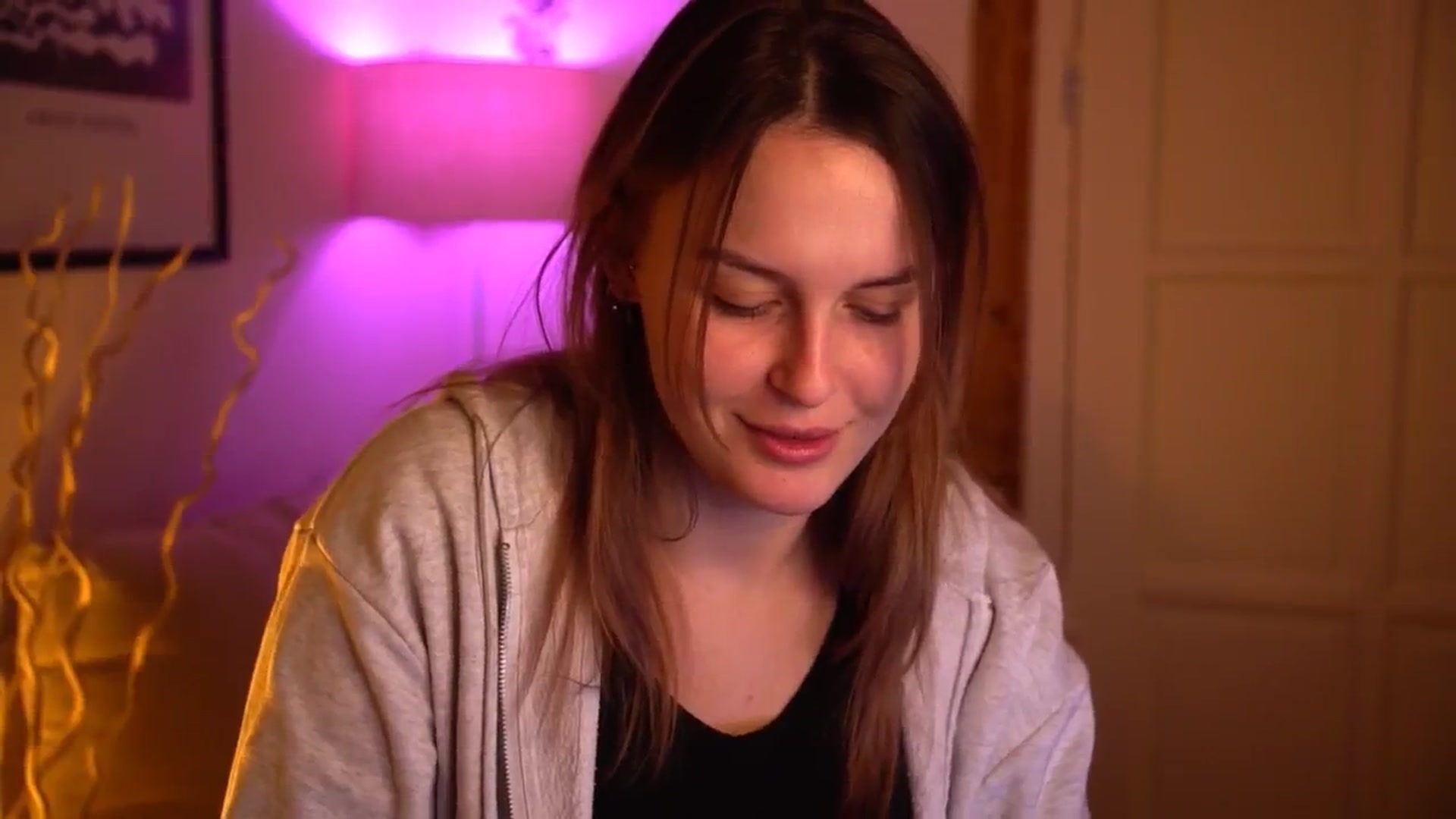 Gallery image thumbnail from sweetpulse_'s myfreecams stream on, 11/11/2024, 09:00 image 10 of 20