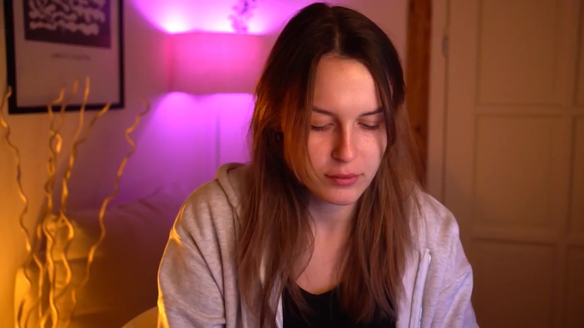 Gallery image thumbnail from sweetpulse_'s myfreecams stream on, 11/11/2024, 09:00 image 1 of 20