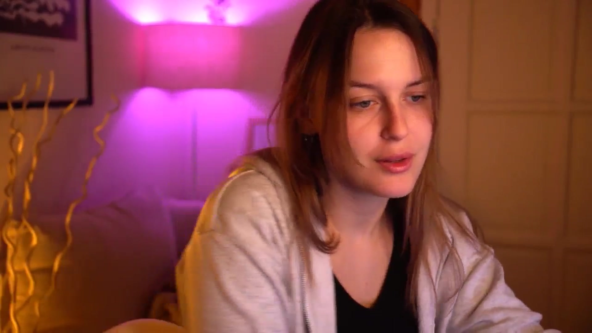 Gallery image thumbnail from sweetpulse_'s myfreecams stream on, 11/11/2024, 09:00 image 8 of 20