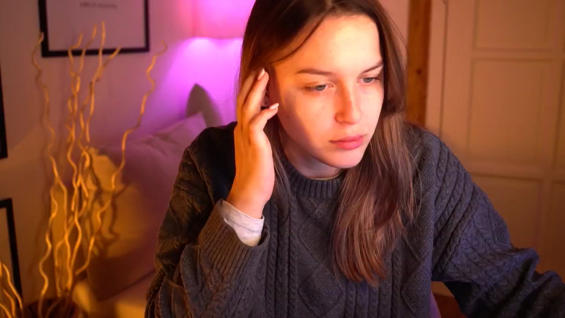 Gallery image thumbnail from sweetpulse_'s myfreecams stream on, 11/14/2024, 09:09 image 1 of 20