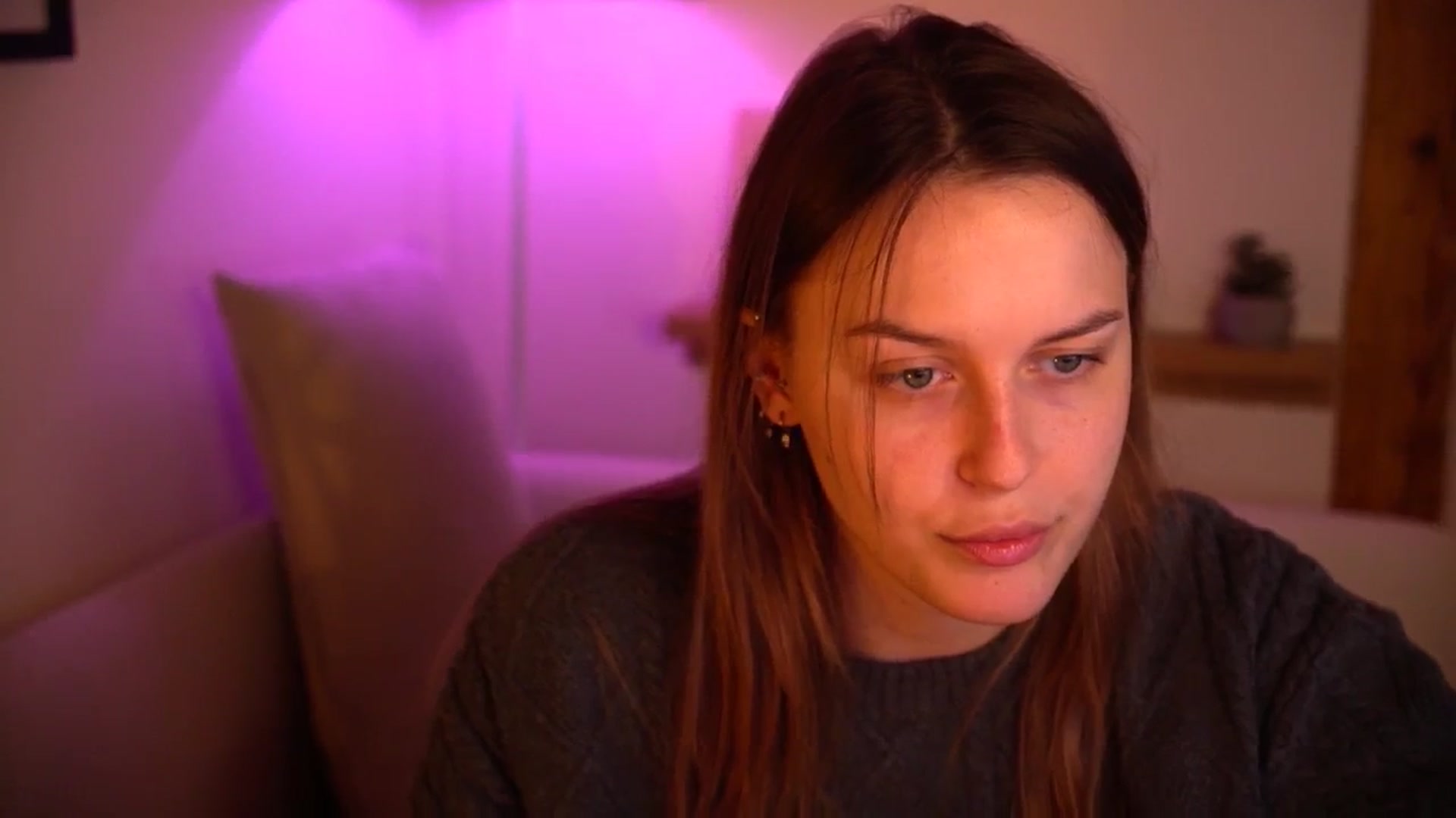 Gallery image thumbnail from sweetpulse_'s myfreecams stream on, 11/14/2024, 10:07 image 6 of 20