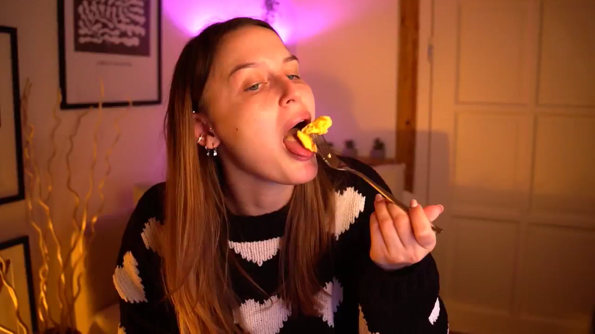 Gallery image thumbnail from sweetpulse_'s myfreecams stream on, 11/15/2024, 11:04 image 2 of 20
