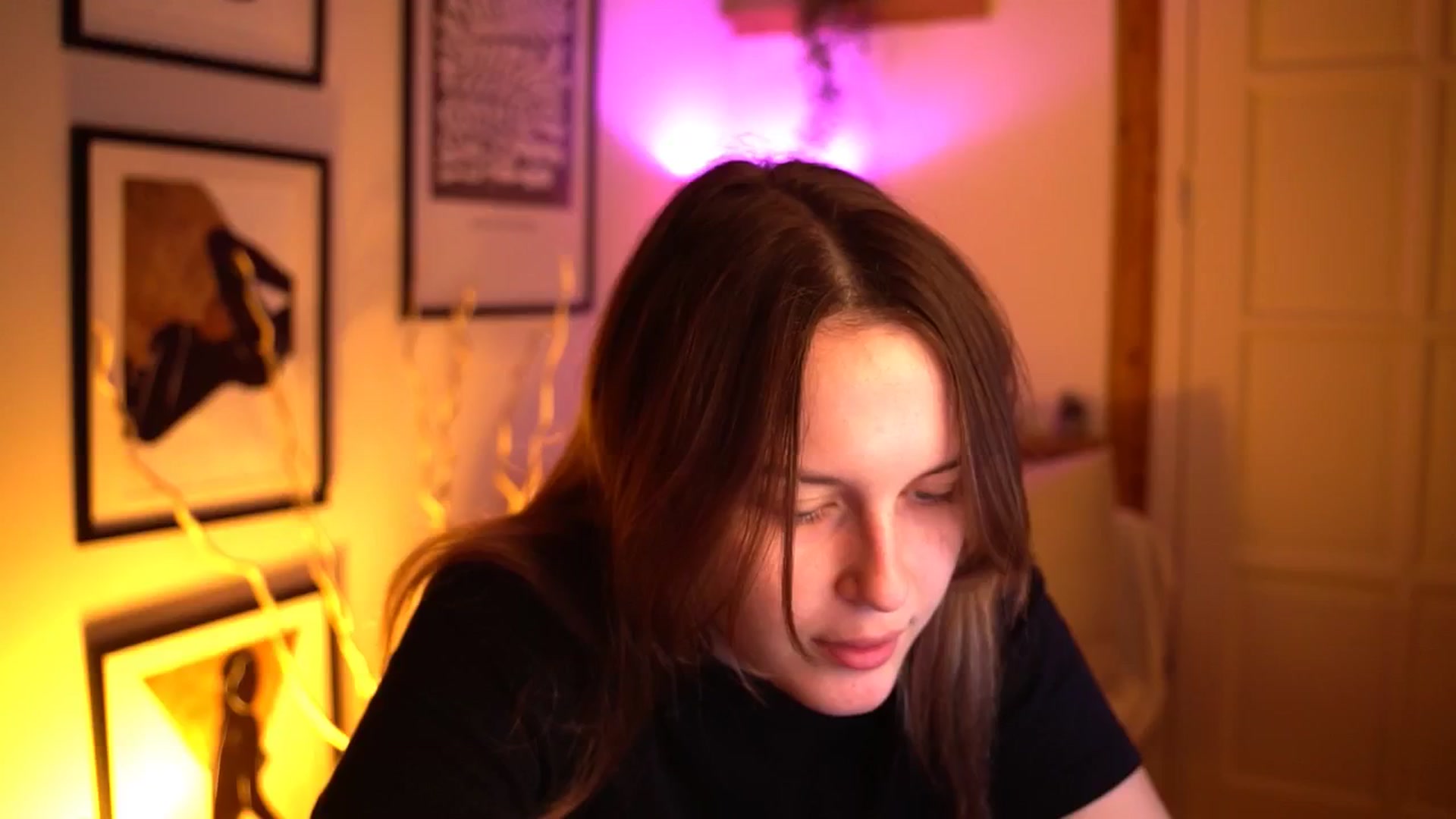 Gallery image thumbnail from sweetpulse_'s myfreecams stream on, 11/18/2024, 10:06 image 12 of 20