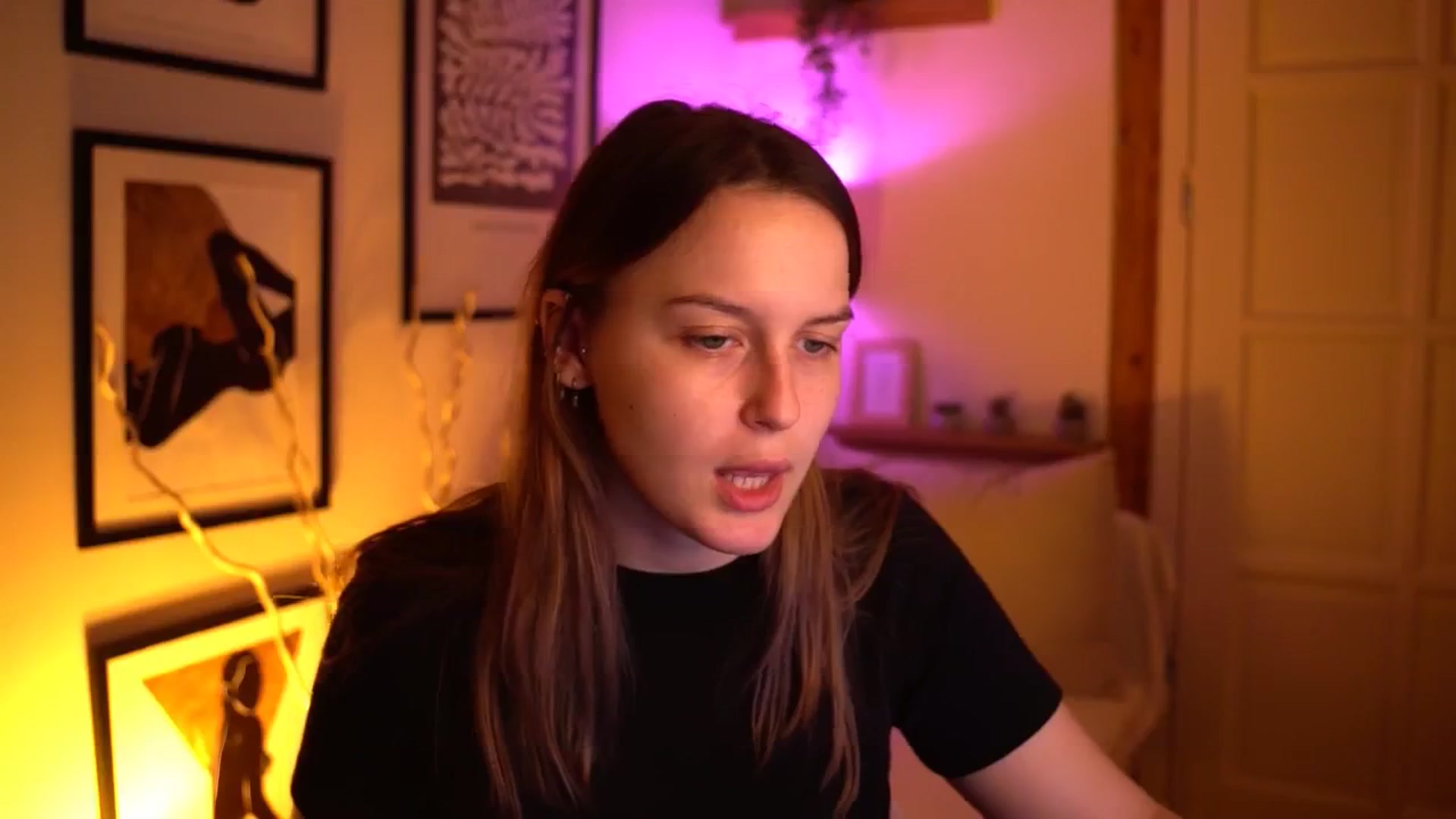 Gallery image thumbnail from sweetpulse_'s myfreecams stream on, 11/18/2024, 10:06 image 14 of 20