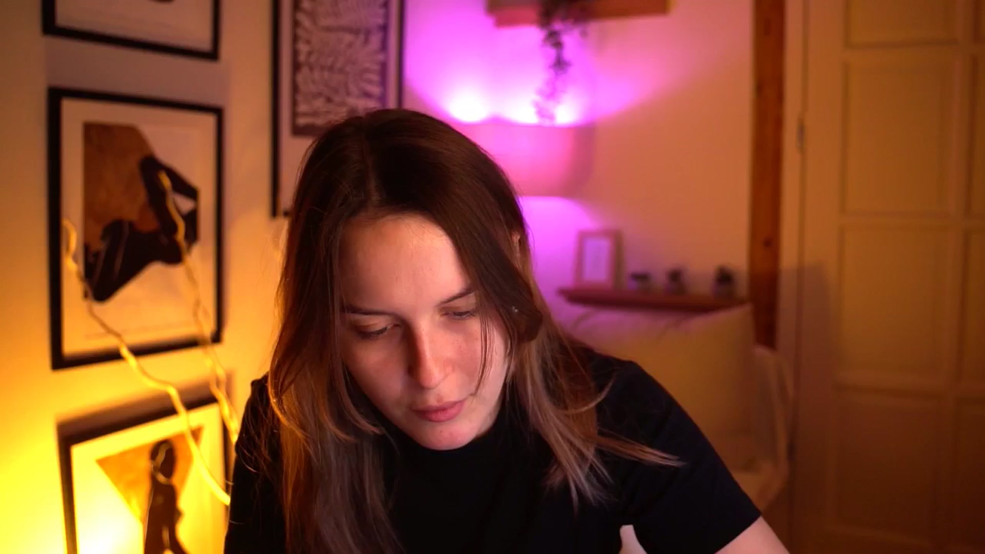 Gallery image thumbnail from sweetpulse_'s myfreecams stream on, 11/18/2024, 10:06 image 10 of 20
