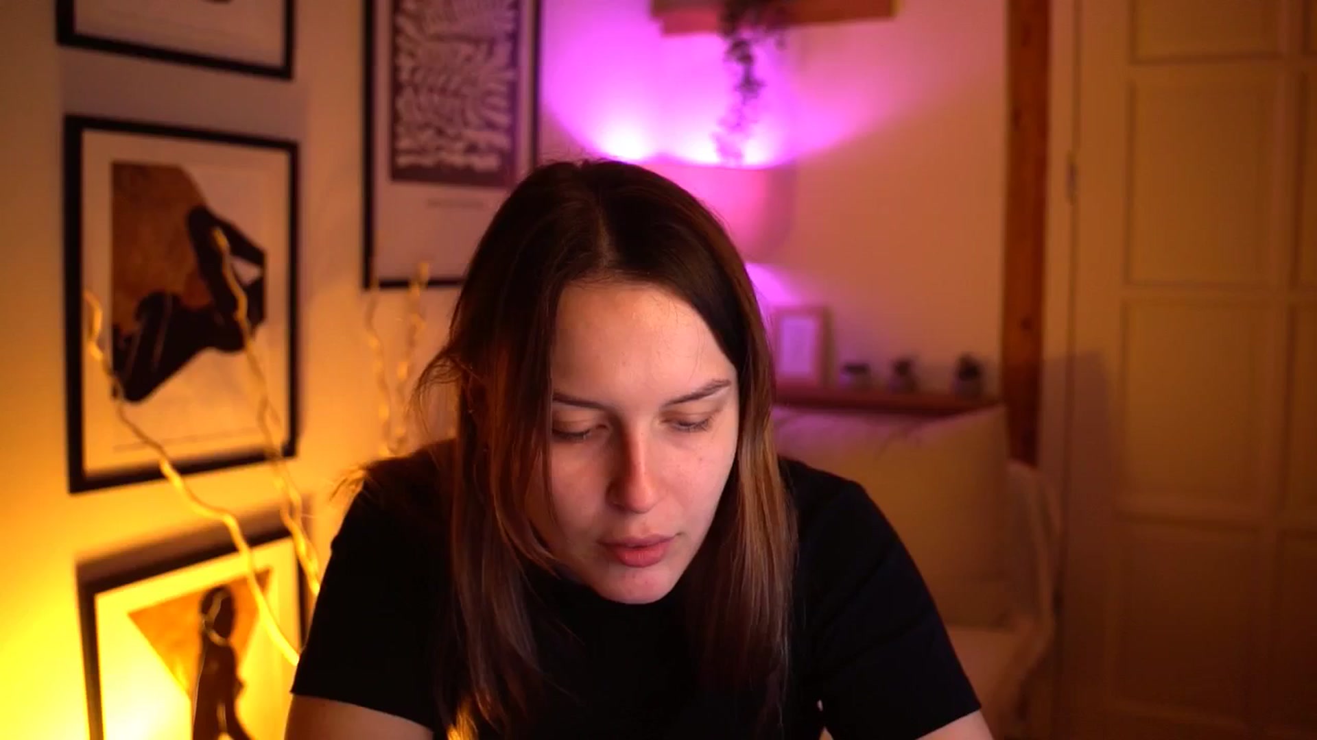 Gallery image thumbnail from sweetpulse_'s myfreecams stream on, 11/18/2024, 10:06 image 8 of 20