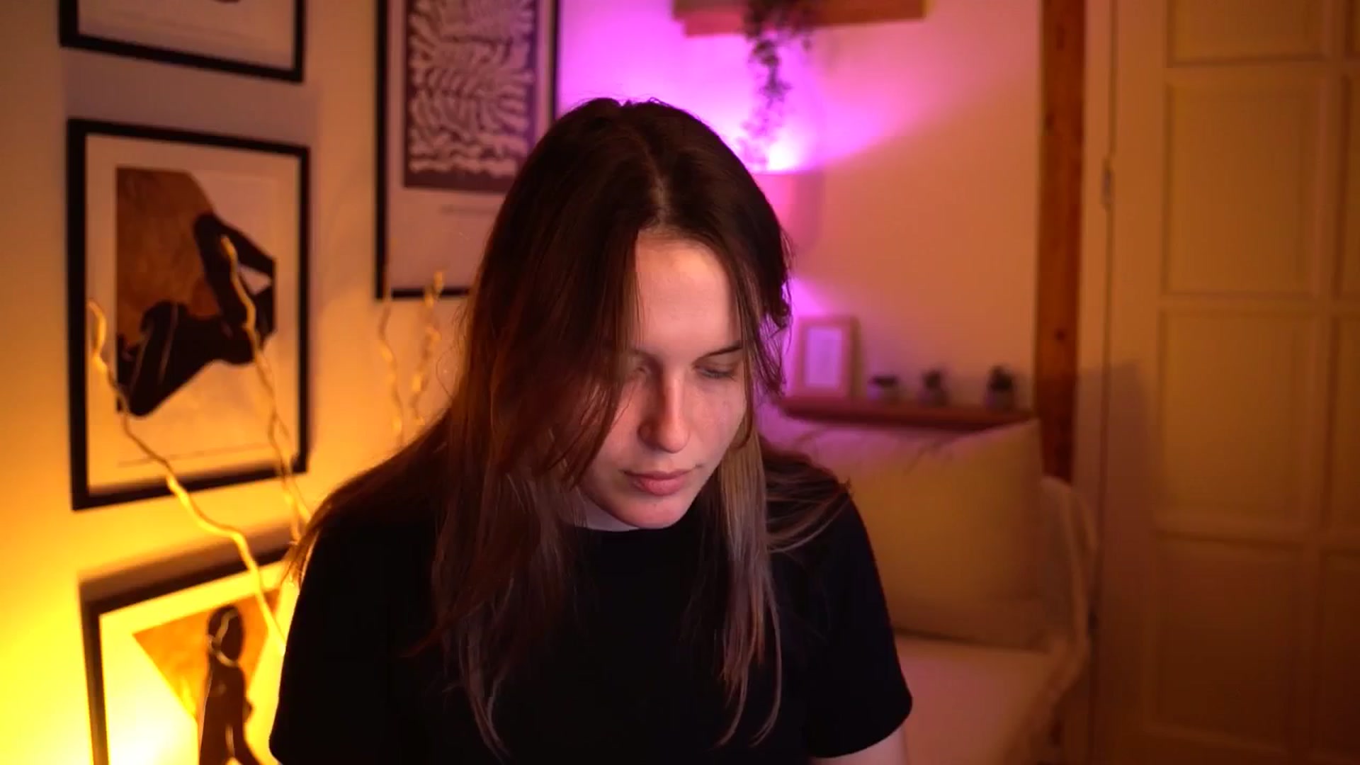 Gallery image thumbnail from sweetpulse_'s myfreecams stream on, 11/18/2024, 10:06 image 13 of 20